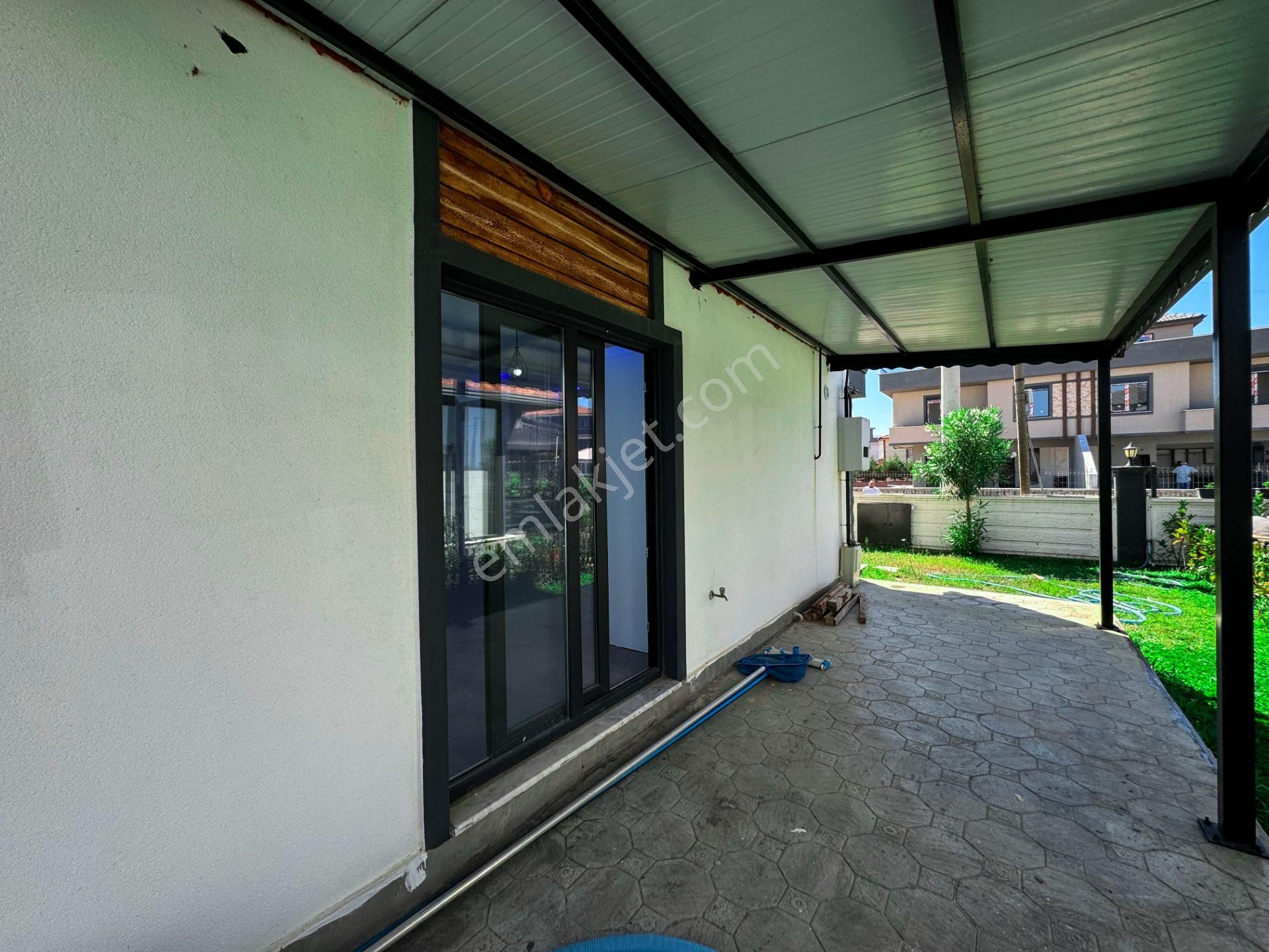 Sakarya Karasu’da Havuzlu, Denize Yakın Modern Tasarımlı 3+1 Villa - Görsel 11