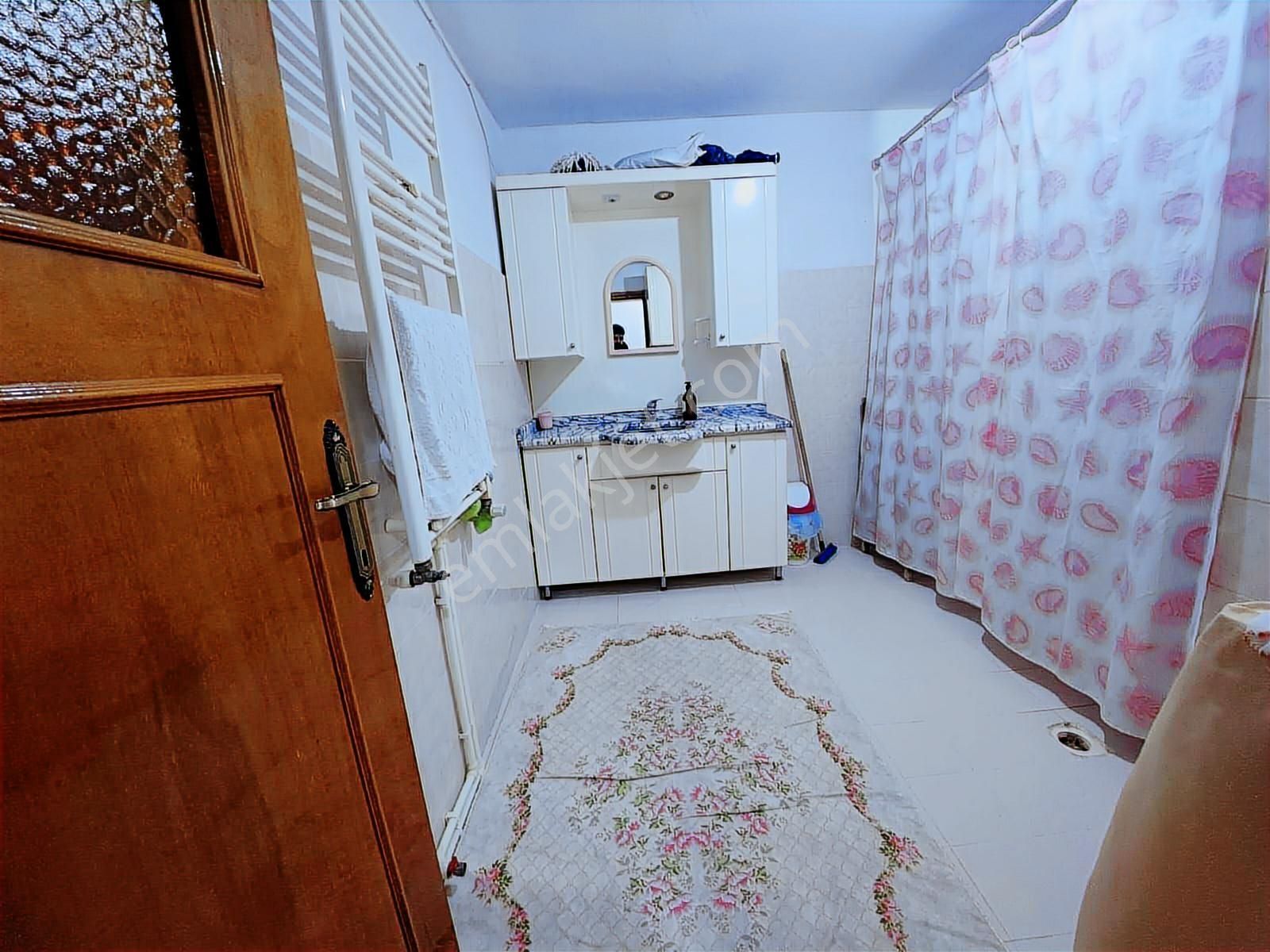 Pendik Fevzi Çakmak'ta 120 M2 Kombili 3+1 Asansörlü Daire - Görsel 18