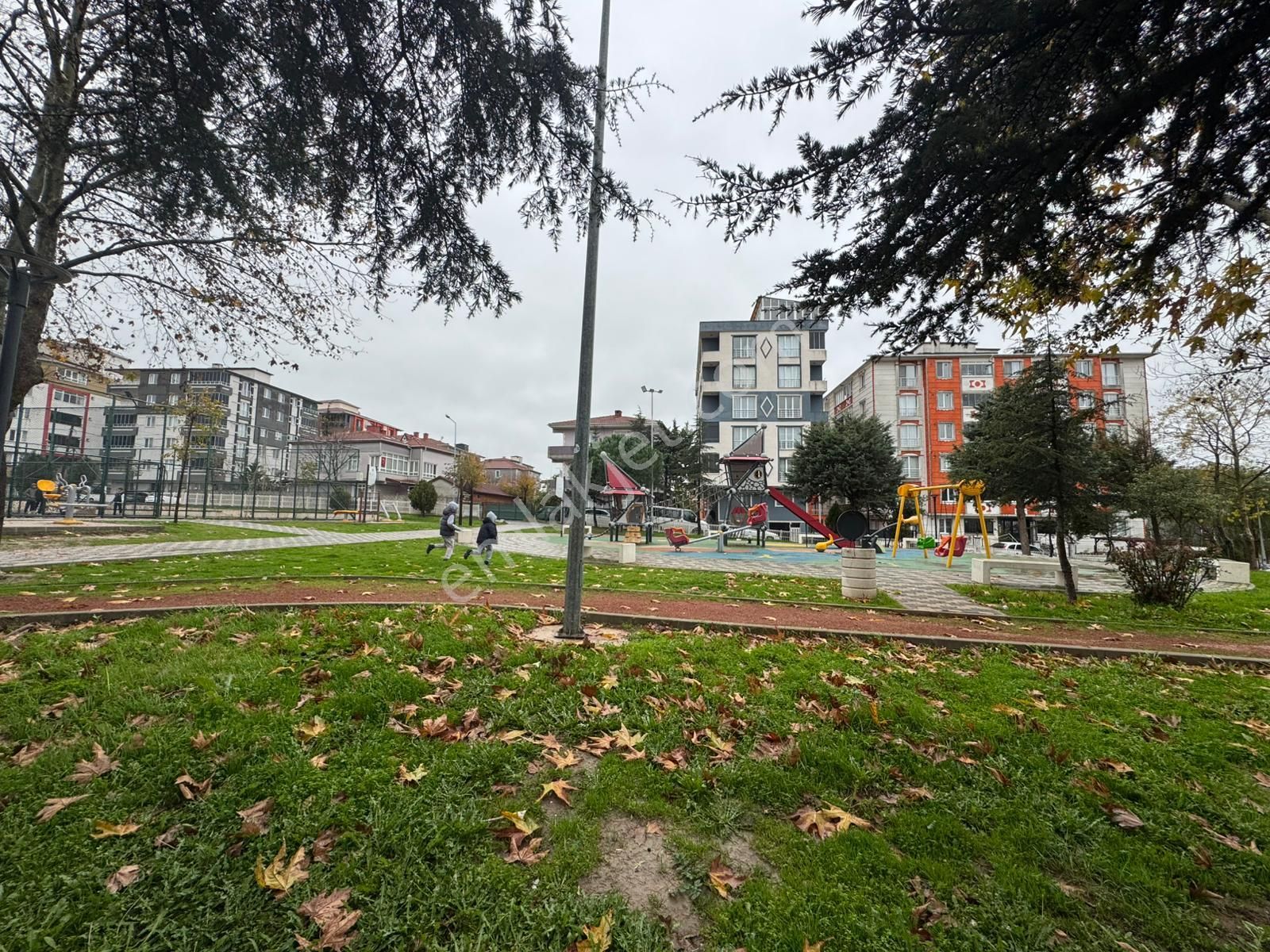 Akyüz Gayrimenkul Den; Ataturk Mah De Iskanlı,kombılı ,satılık 2+1 Daire - Görsel 32