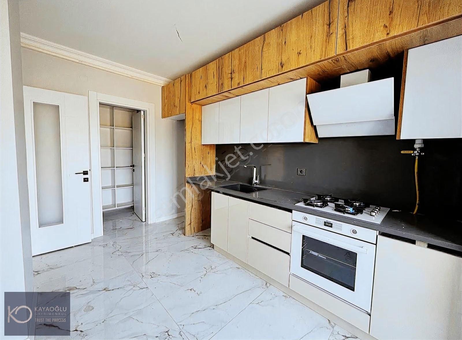 Menemen Uğur Mumcu'da 3+1 Lüks Daire