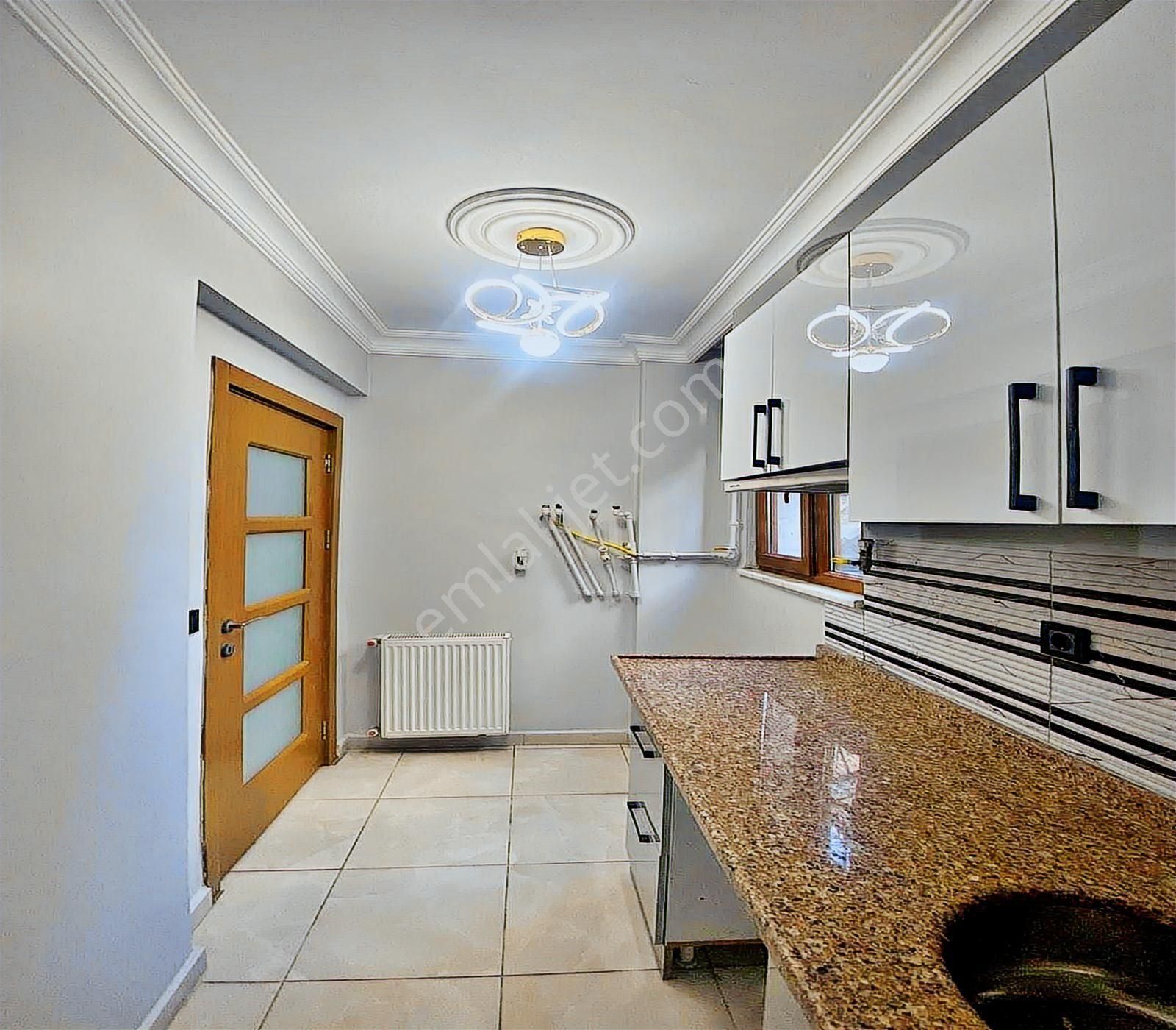 Metrobüse Yürüme Mesafesinde 2+1 Lüks Balkonlu Bahçe Katı - Görsel 18