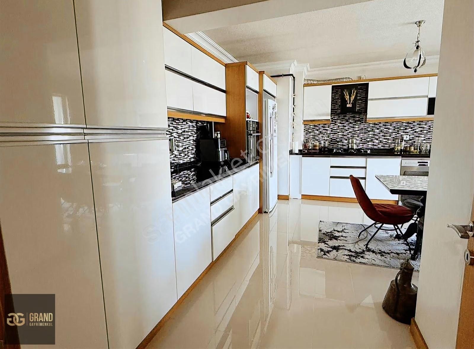 Turgut Özal'da Geniş Ferah Cadde Üstü 3+1 174 M2 Daire - Görsel 33