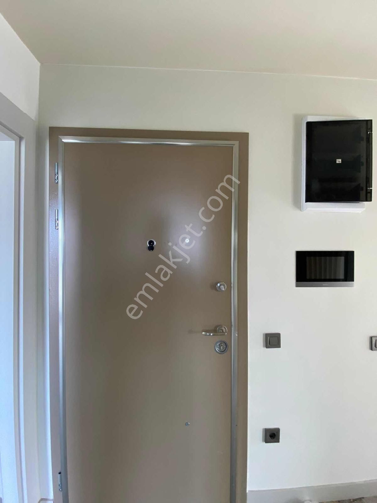 Altıntaşda Ara Kat İskanlı Kapalı Otp Ayrı Mutfaklı 2+1 - Görsel 2