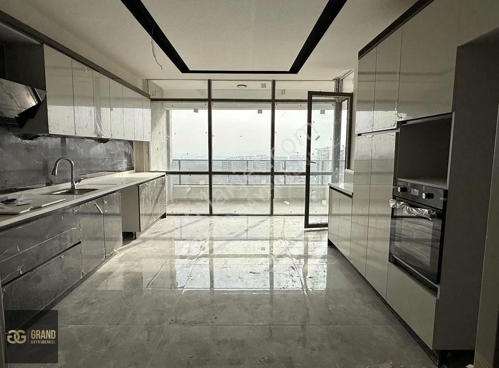 Susuz'da Ultra Lüx Oturuma Hazır 4+1 170 M2 Net Daire - Görsel 33