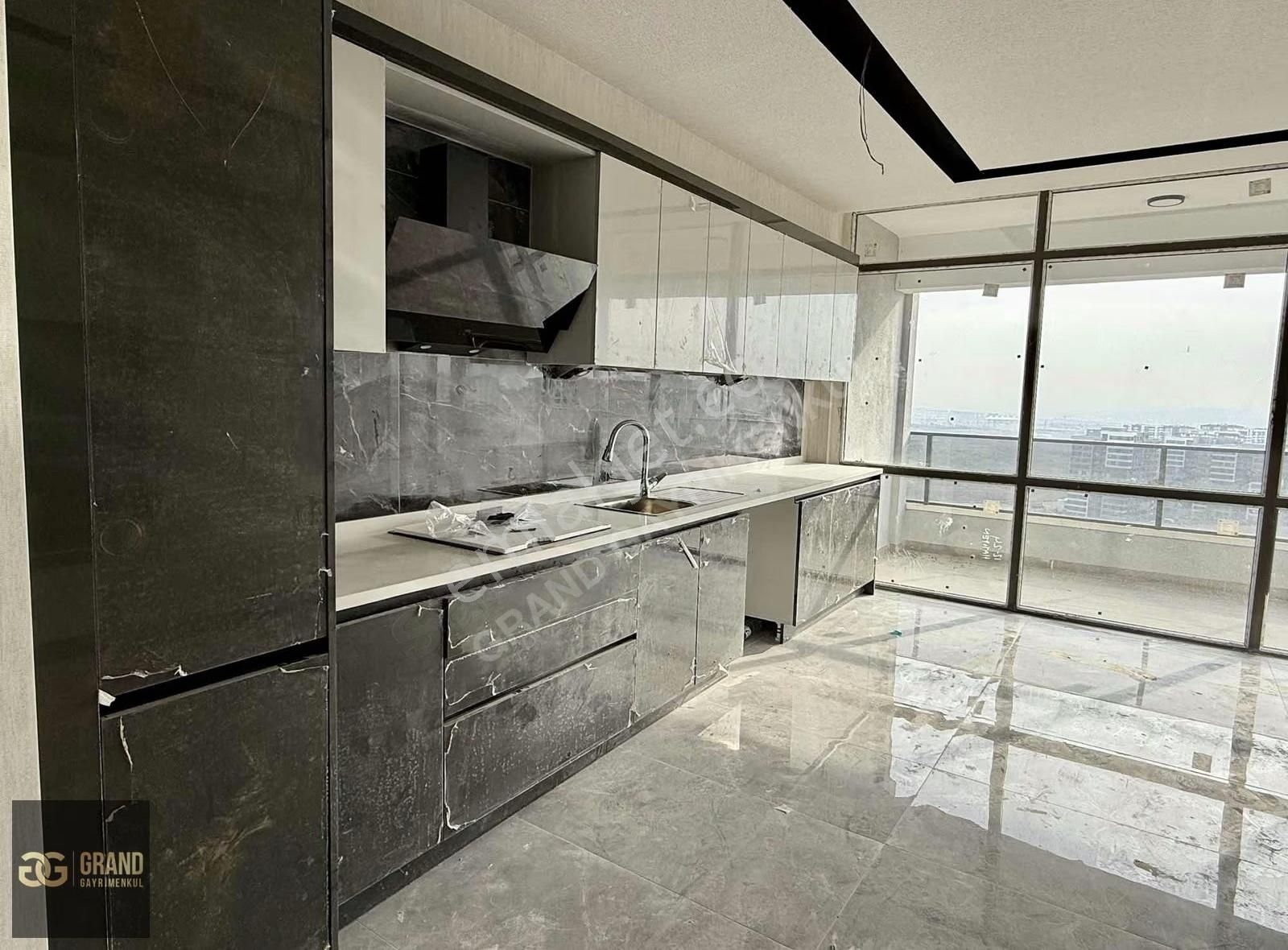 Susuz'da Ultra Lüx Oturuma Hazır 4+1 170 M2 Net Daire - Görsel 4