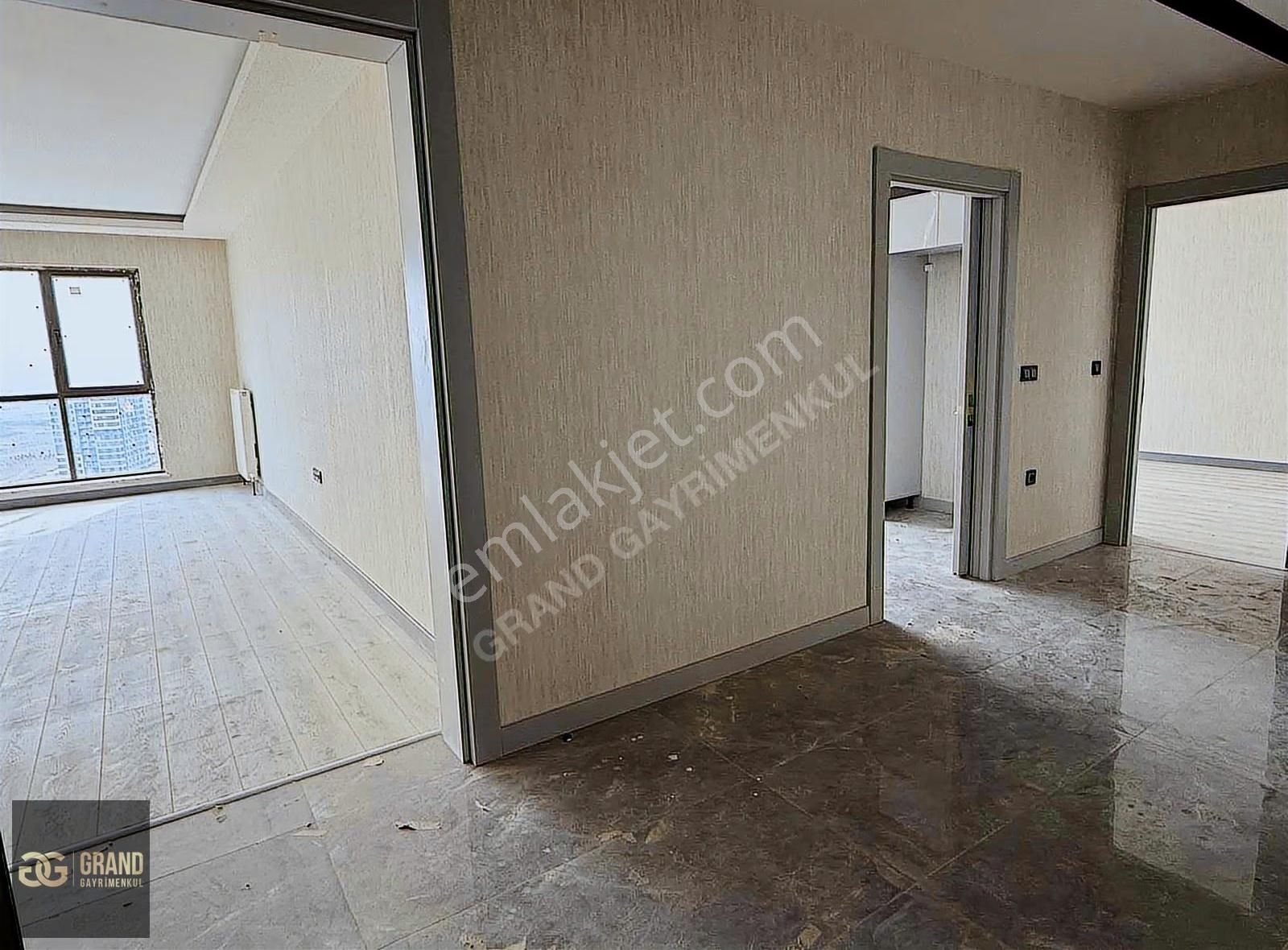 Susuz'da Ultra Lüx Oturuma Hazır 4+1 170 M2 Net Daire - Görsel 24