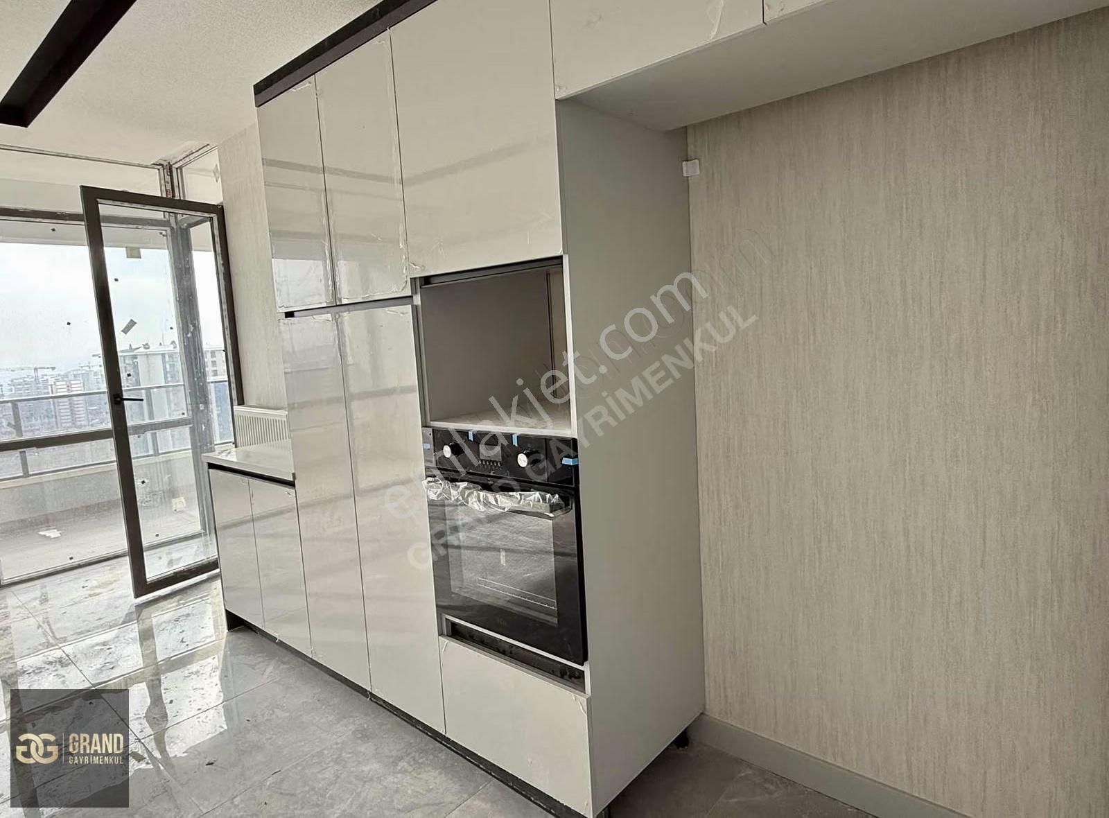 Susuz'da Ultra Lüx Oturuma Hazır 4+1 170 M2 Net Daire - Görsel 23