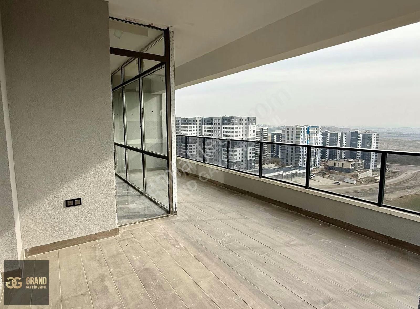 Susuz'da Ultra Lüx Oturuma Hazır 4+1 170 M2 Net Daire - Görsel 29