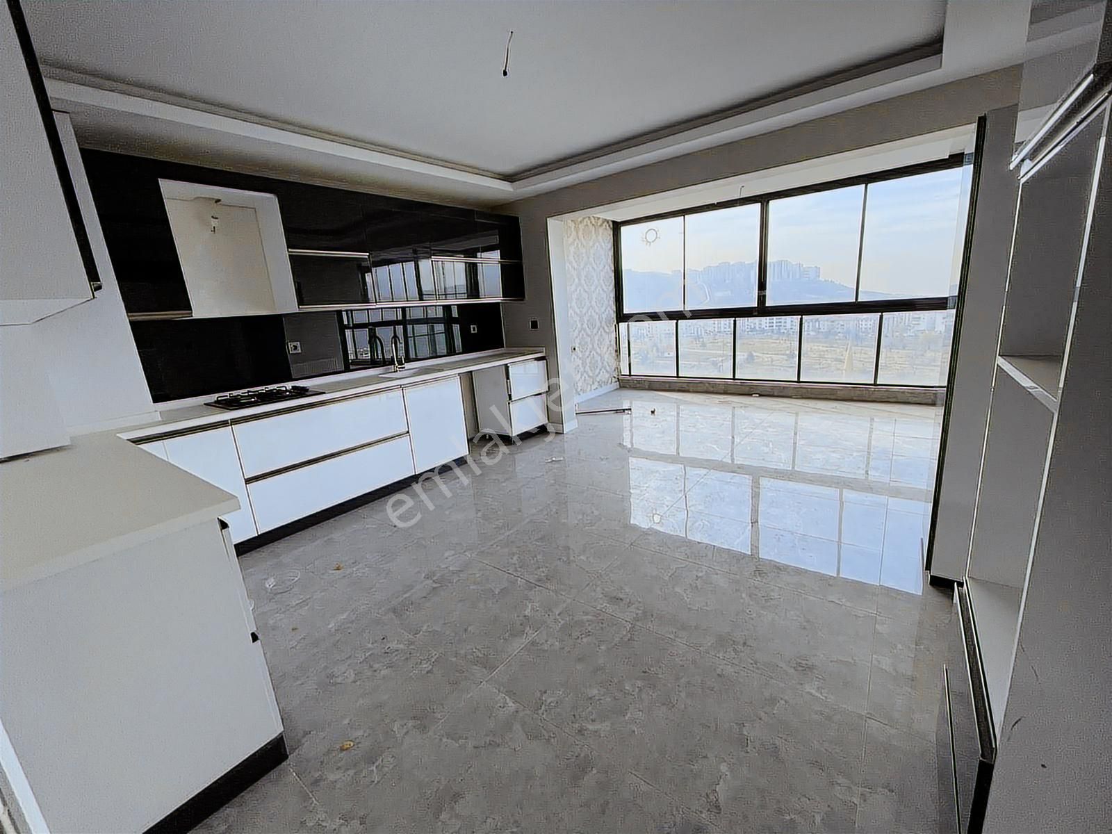 Ovacık'ta Çift Girişli Çift Mutfaklı Kilerli Saunalı Full Yapılı - Görsel 2