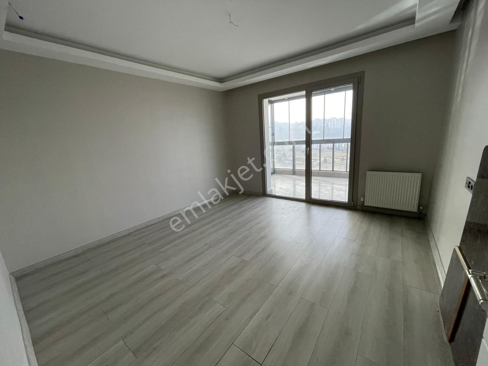 Ovacık'ta Çift Girişli Çift Mutfaklı Kilerli Saunalı Full Yapılı - Görsel 8