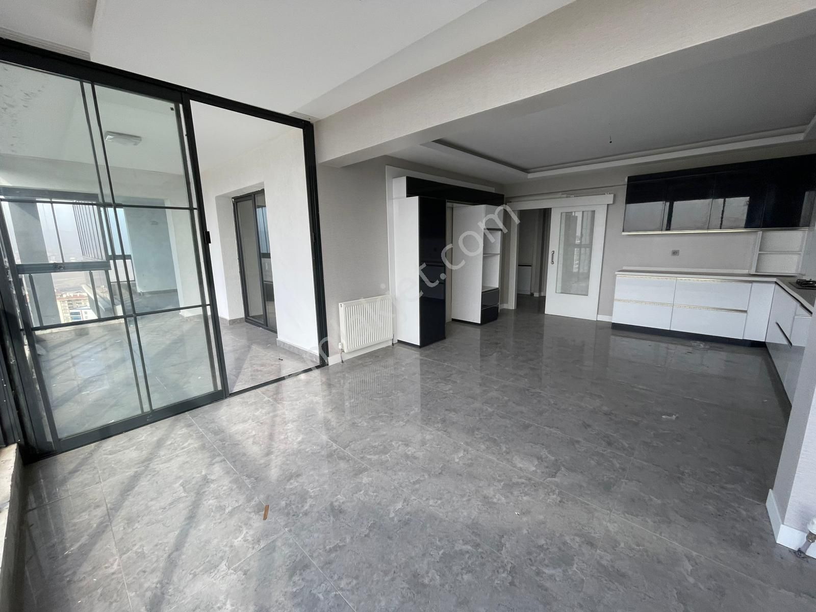 Ovacık'ta Çift Girişli Çift Mutfaklı Kilerli Saunalı Full Yapılı - Görsel 5