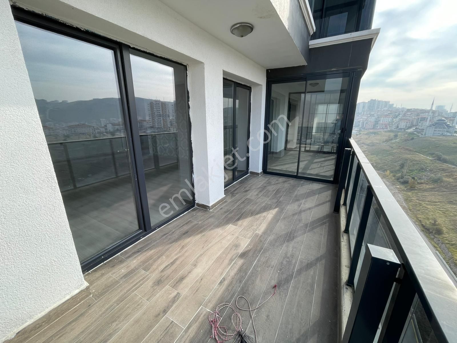 Ovacık'ta Çift Girişli Çift Mutfaklı Kilerli Saunalı Full Yapılı - Görsel 33