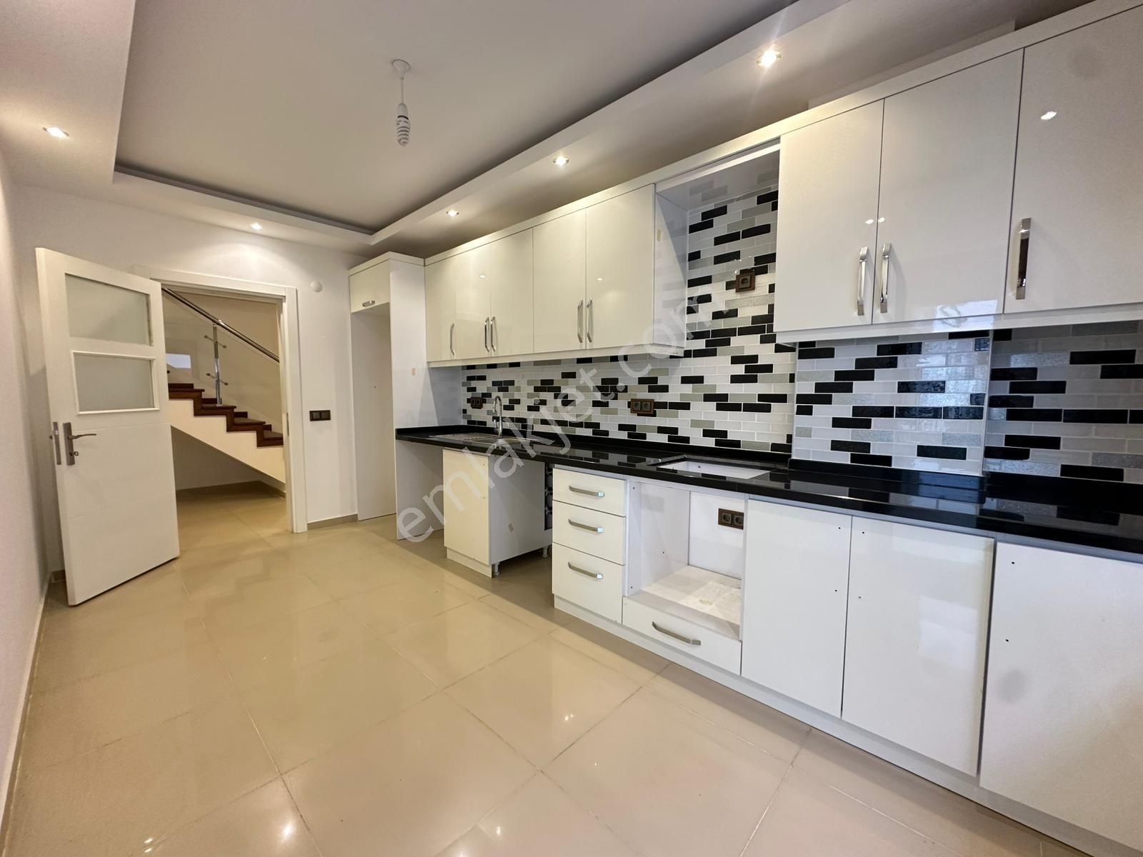 Alanya Fığla Mah. Satılık 5+1 Ayrı Mutfak Geniş Dubleks Daire - Görsel 9