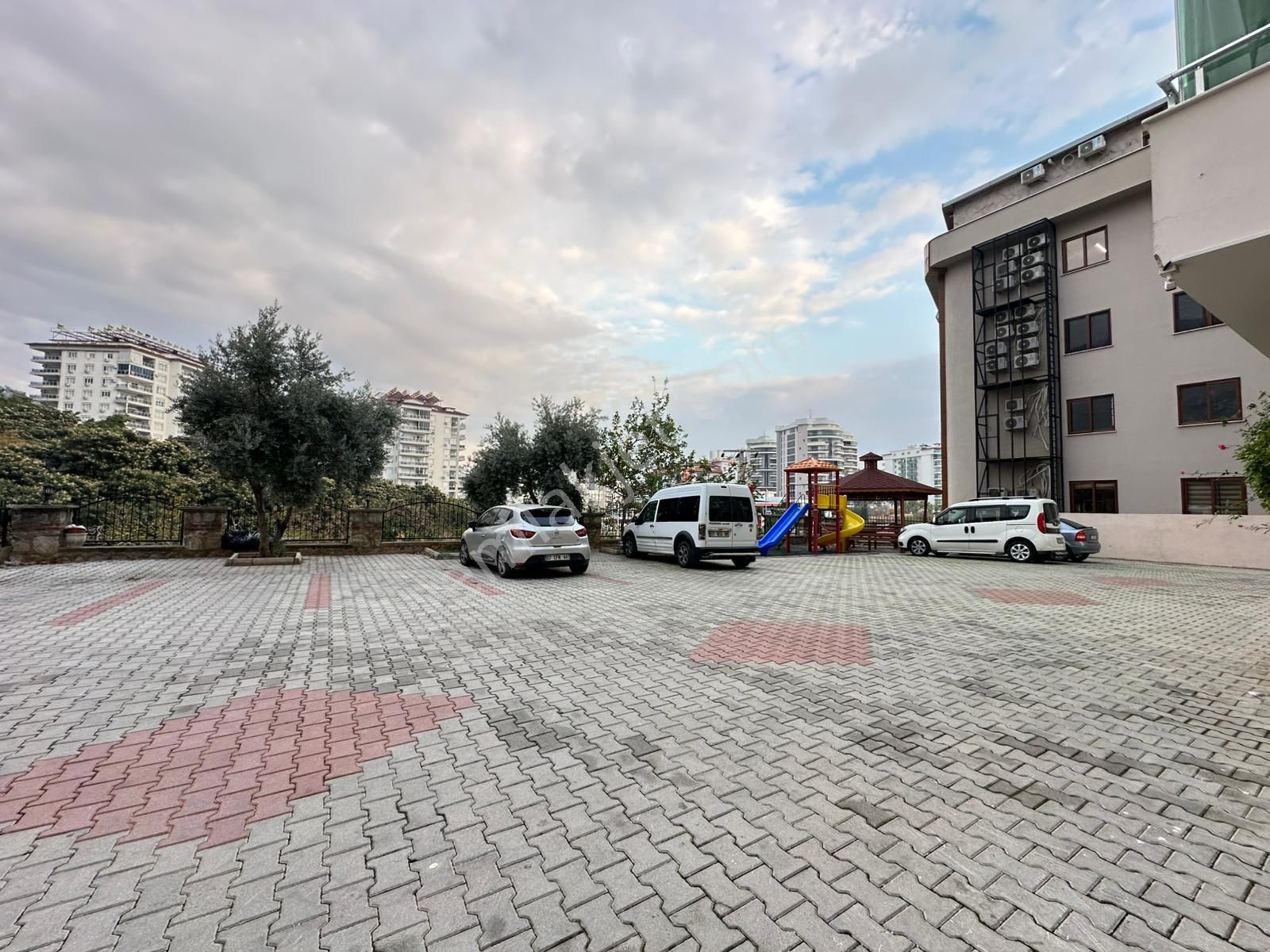 Alanya Fığla Mah. Satılık 5+1 Ayrı Mutfak Geniş Dubleks Daire - Görsel 2