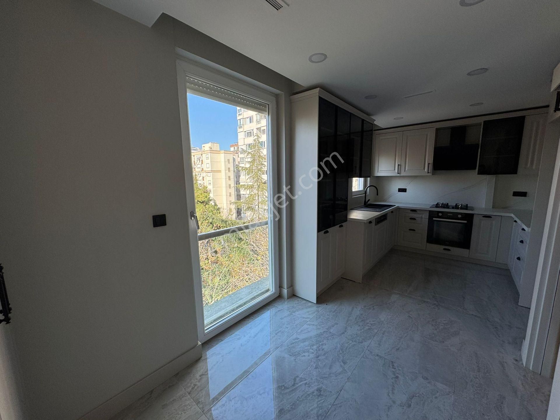 Nova'dan Erenköy'de Güvenlikli Site'de 3+1 Daire - Görsel 7