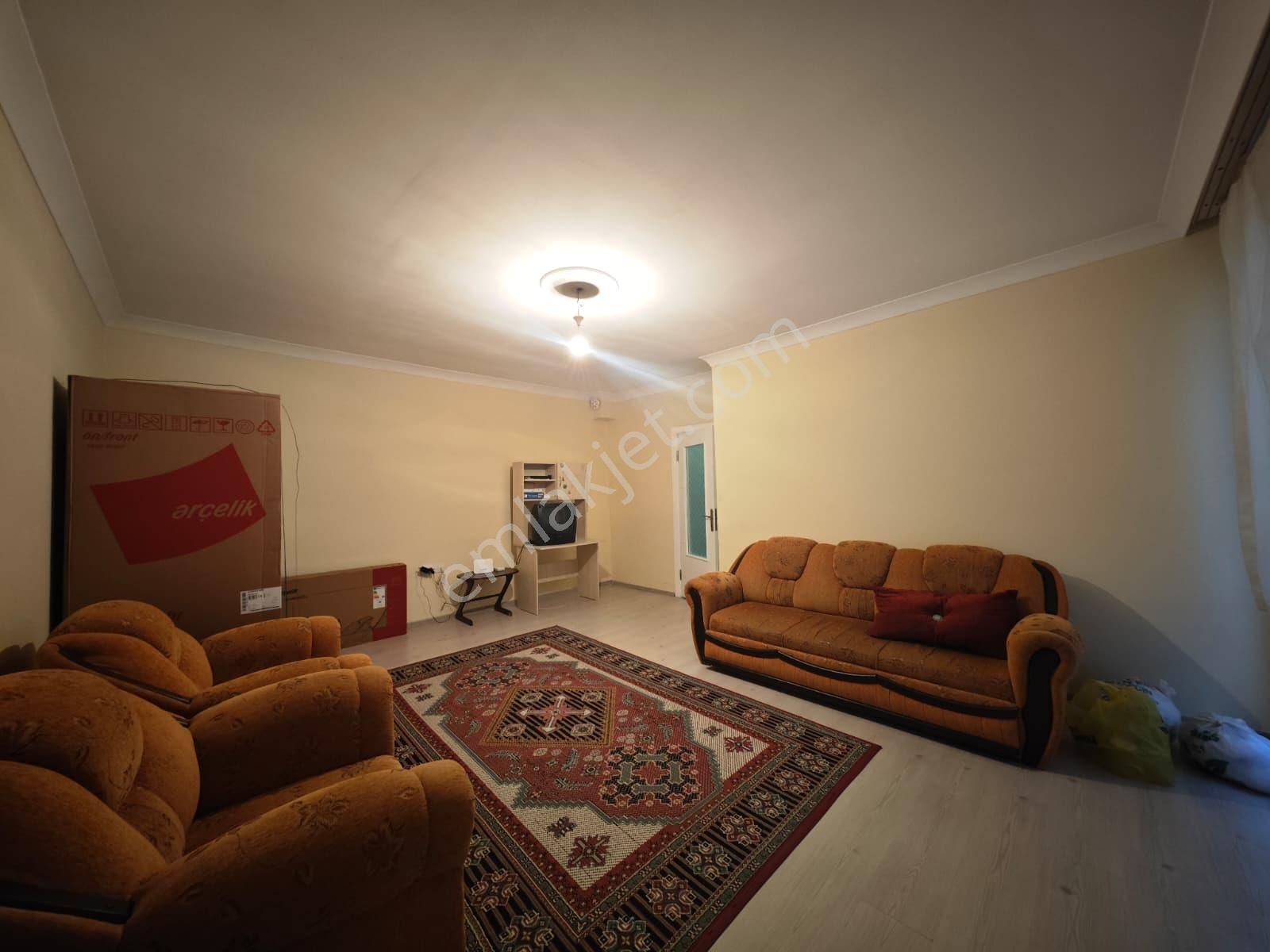 Beşikkaya'da Cadde Üzerinde Asansörlü Düz Giriş 2+1 Satılık Daire !!! - Görsel 10