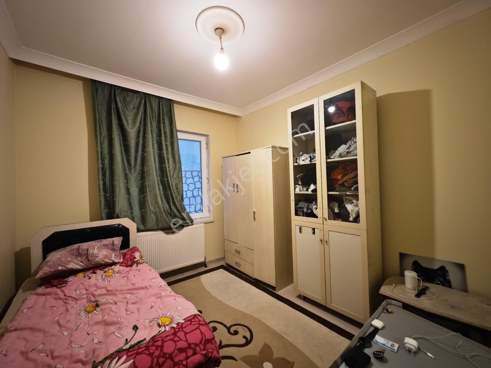 Beşikkaya'da Cadde Üzerinde Asansörlü Düz Giriş 2+1 Satılık Daire !!! - Görsel 11