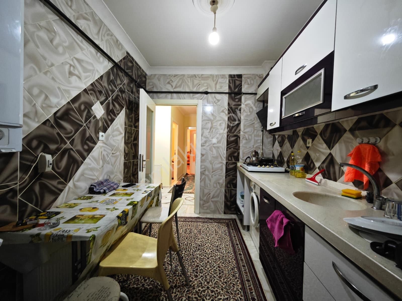 Beşikkaya'da Cadde Üzerinde Asansörlü Düz Giriş 2+1 Satılık Daire !!! - Görsel 4