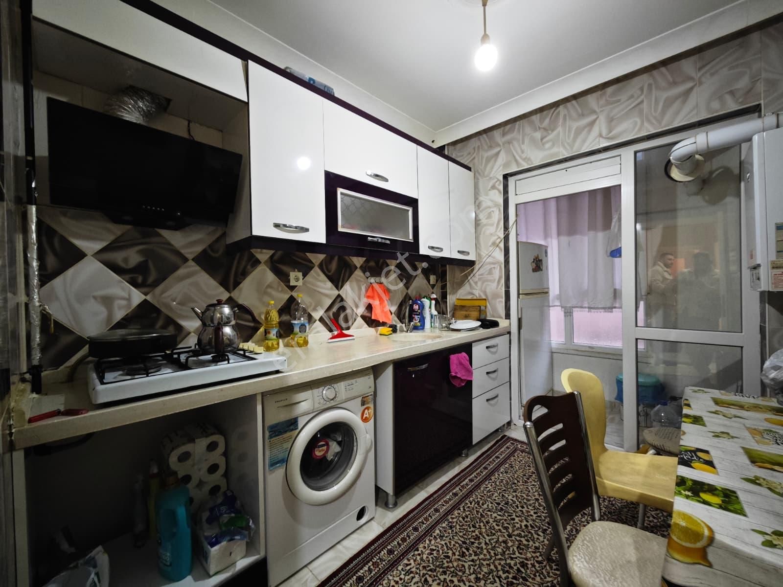 Beşikkaya'da Cadde Üzerinde Asansörlü Düz Giriş 2+1 Satılık Daire !!! - Görsel 3