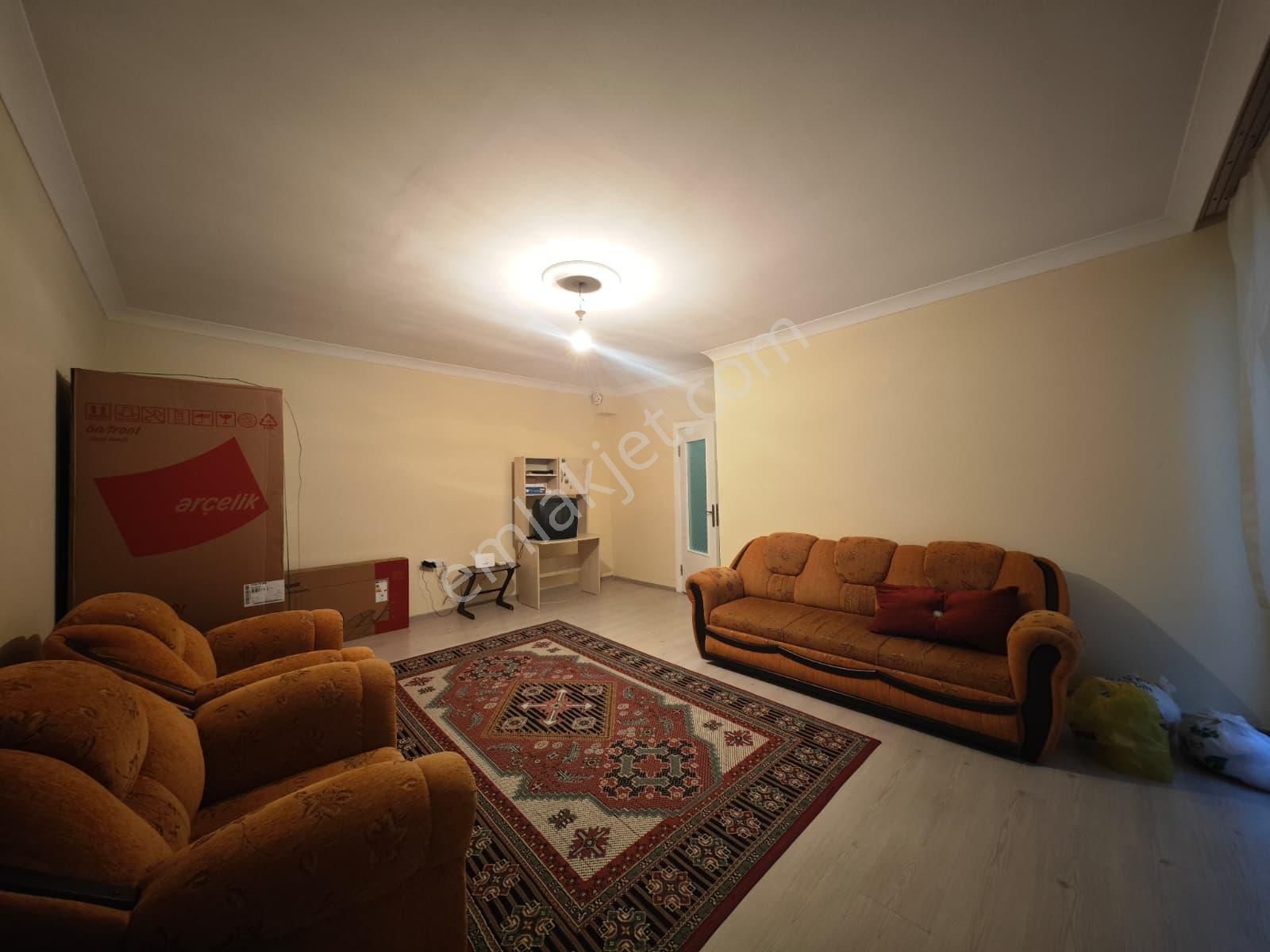 Beşikkaya'da Cadde Üzerinde Asansörlü Düz Giriş 2+1 Satılık Daire !!! - Görsel 8