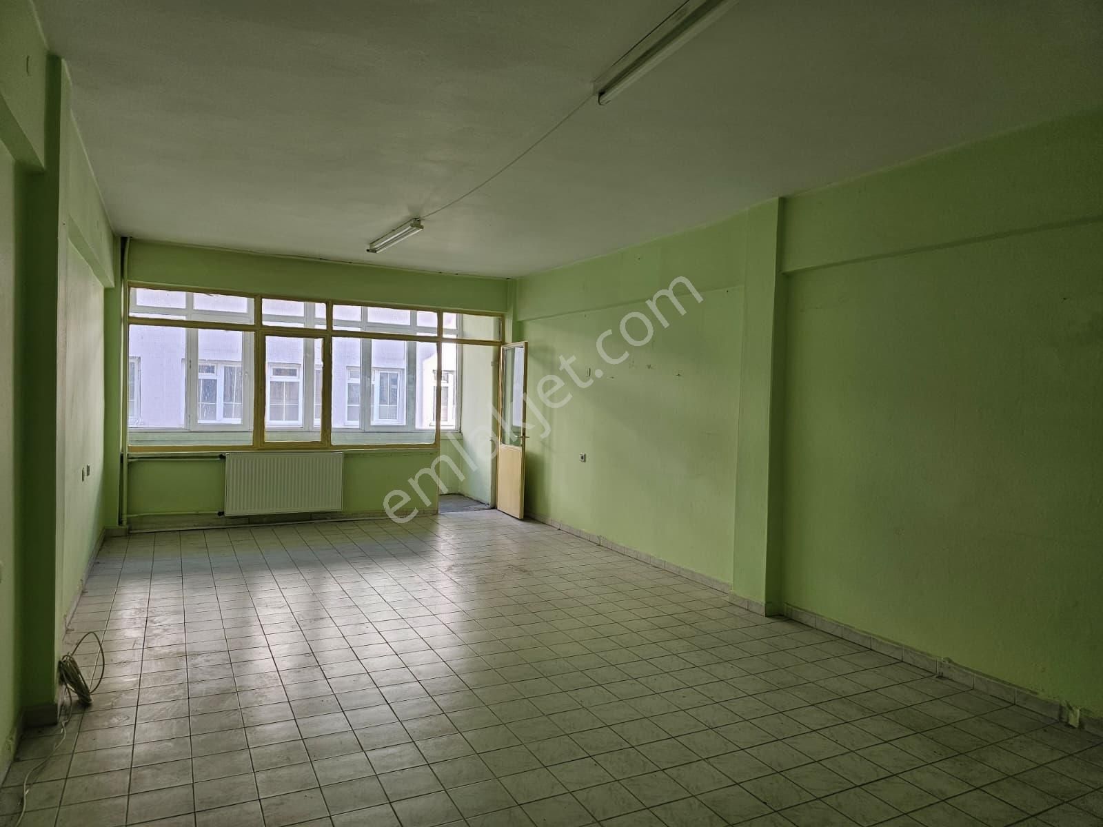 Turkuaz'dan Arı Sitesi'nde Kiralık Ofis - Görsel 4