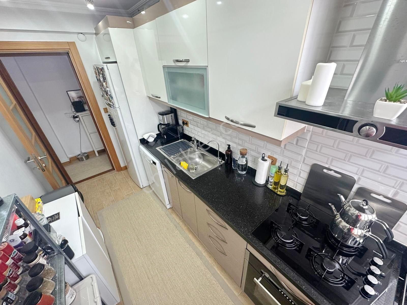 Adatepe Sahilde Lüks Yapılı 3.kat Ferah 2+1 - Görsel 3