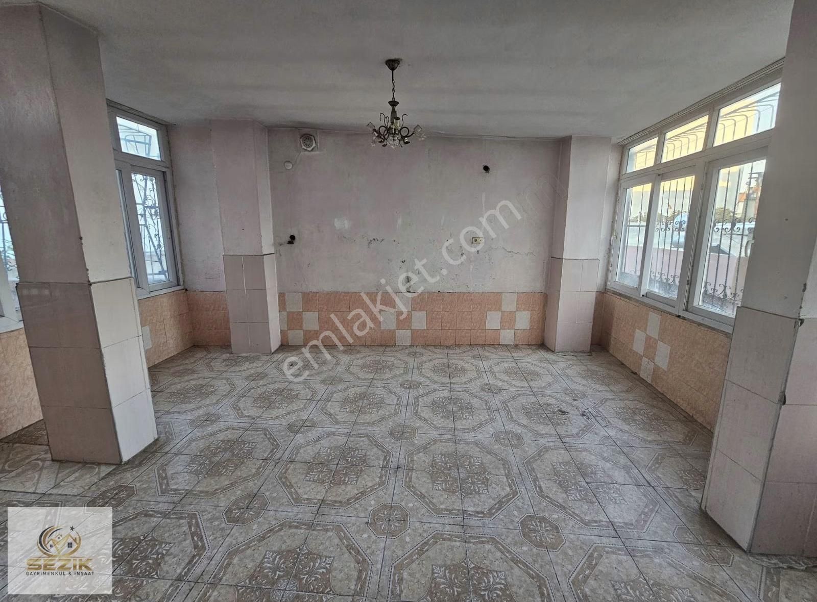 Dağlıoğlu Karasu Mh 351 Mt 2 Daire Ve 2 Dükkan Var Acil Satılık - Görsel 2