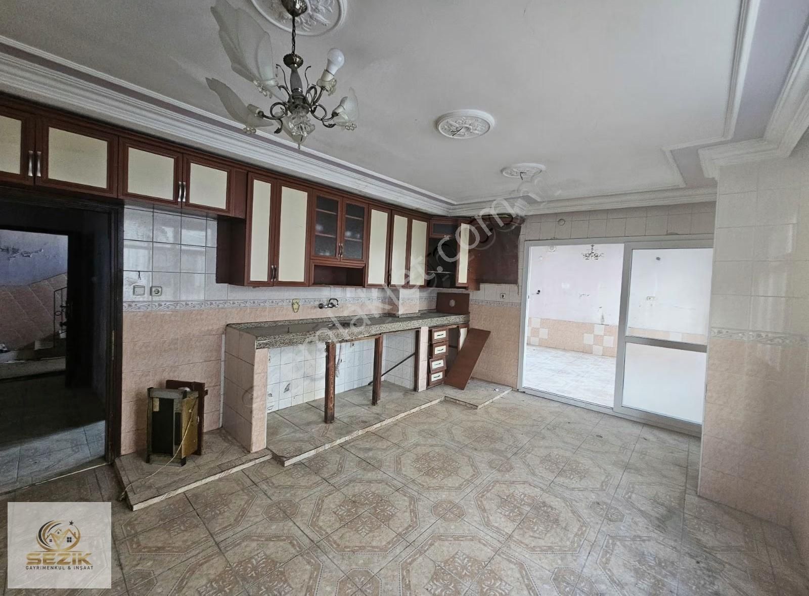 Dağlıoğlu Karasu Mh 351 Mt 2 Daire Ve 2 Dükkan Var Acil Satılık - Görsel 6