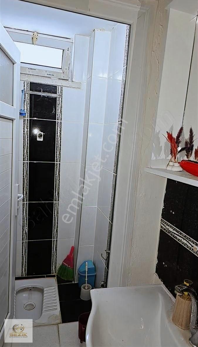 Emek Mh.çok Geniş Oturumlu..ful Yapılı..doğalgazlı..iskanlı Dair - Görsel 13