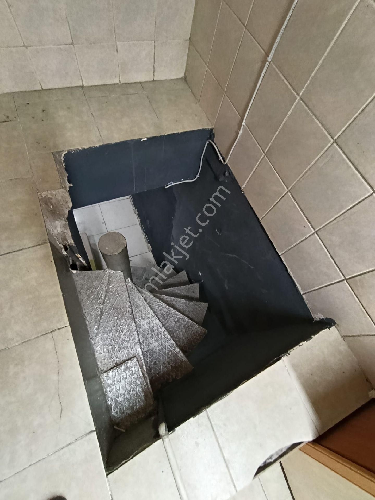 Dere Sokağında 130 M2 Batarkatlı Wc Li Mutfaklı - Görsel 8