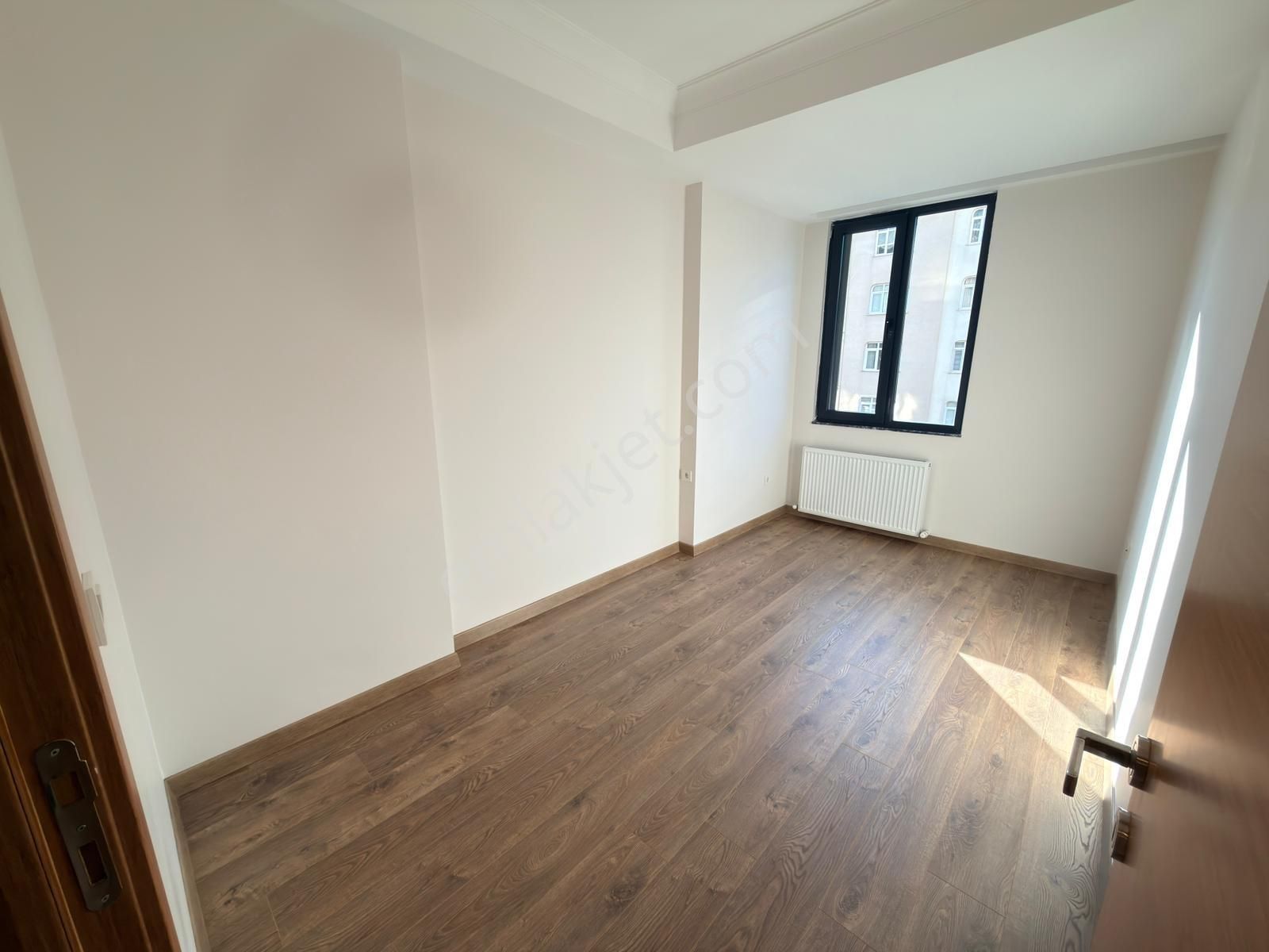 █ Konfor █ Küçükyalı Çınarda Ön Güney Cephe Ara Kat Balkonlu 2+1 - Görsel 35