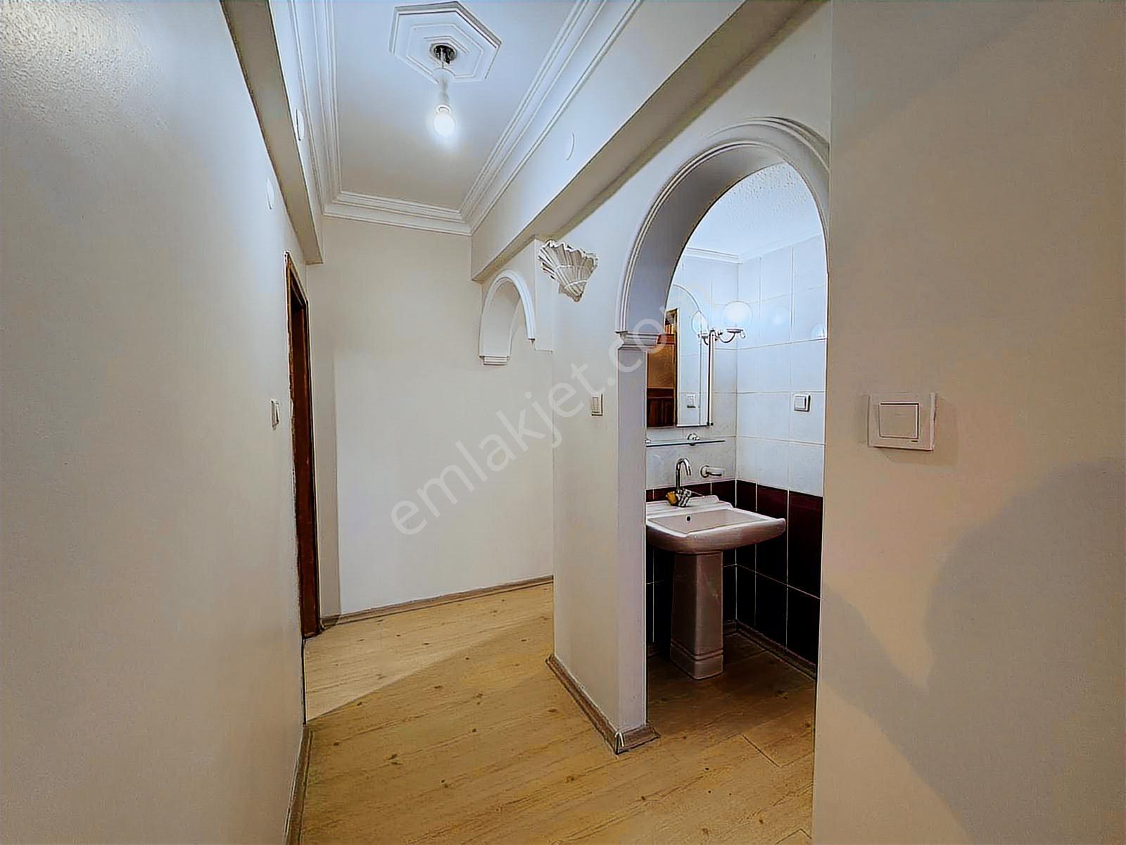 Çınarlı Caddesi Üzerinde Kiralık 3+1 Jeotermalli Daire - Görsel 16