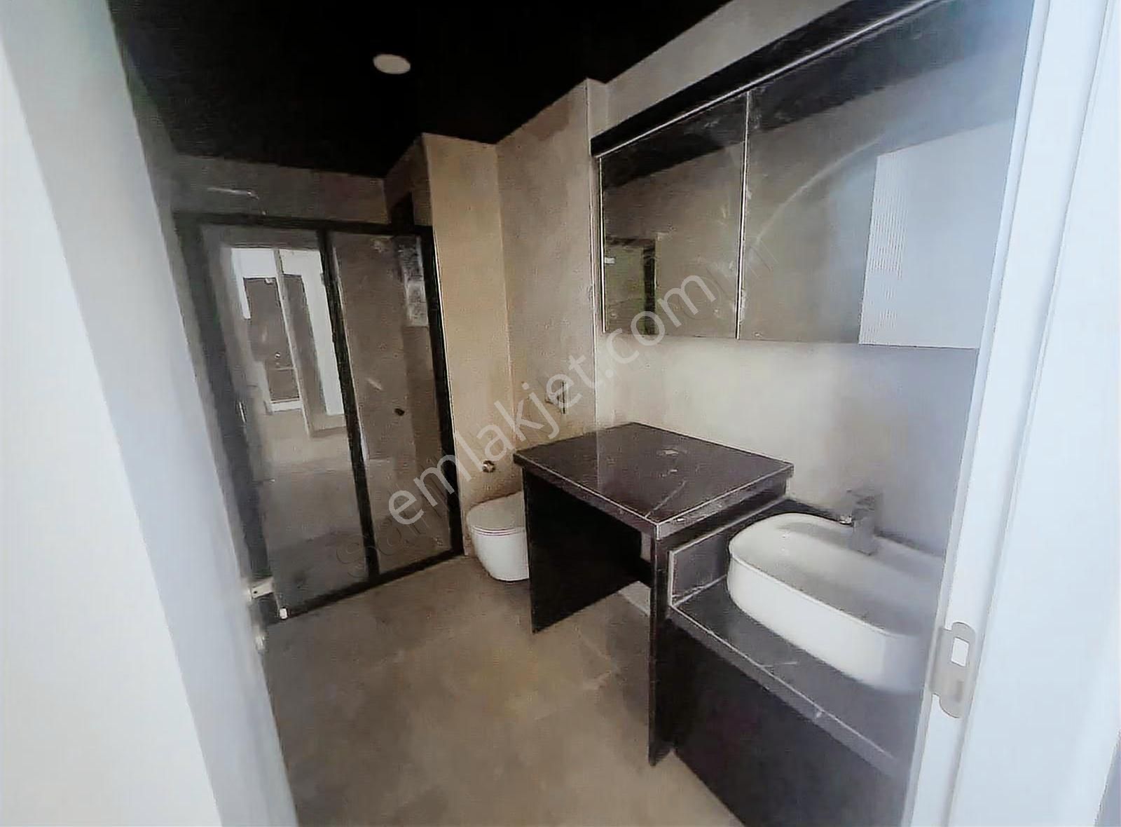 Hurma'da Cadde Üstü Hastane Dibin De Kiralık 1+1 Daire+ Ofis - Görsel 3