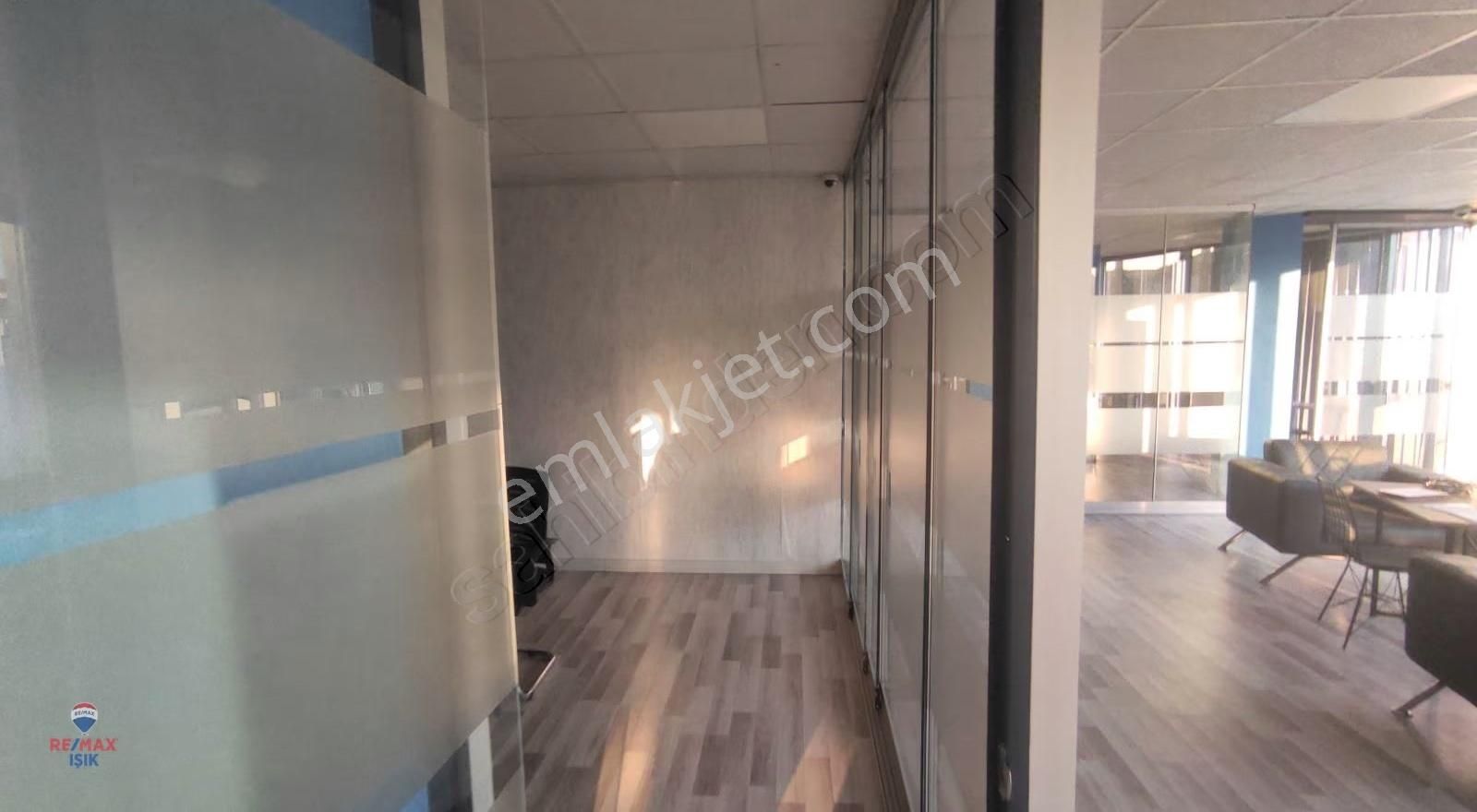 Sancaktepe Merkezde Atatürk Caddesi'nde Prestijli Ofis Katı - Görsel 22