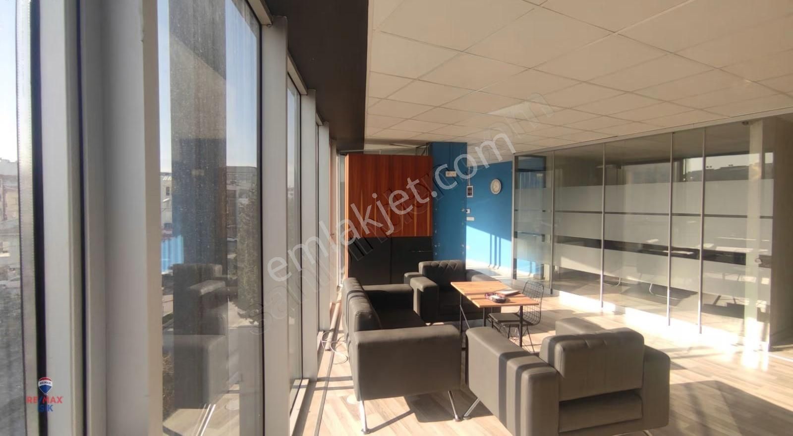 Sancaktepe Merkezde Atatürk Caddesi'nde Prestijli Ofis Katı - Görsel 15
