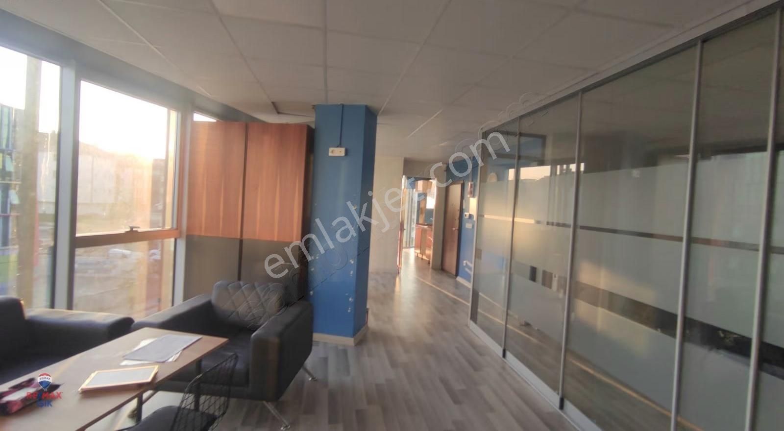Sancaktepe Merkezde Atatürk Caddesi'nde Prestijli Ofis Katı - Görsel 19