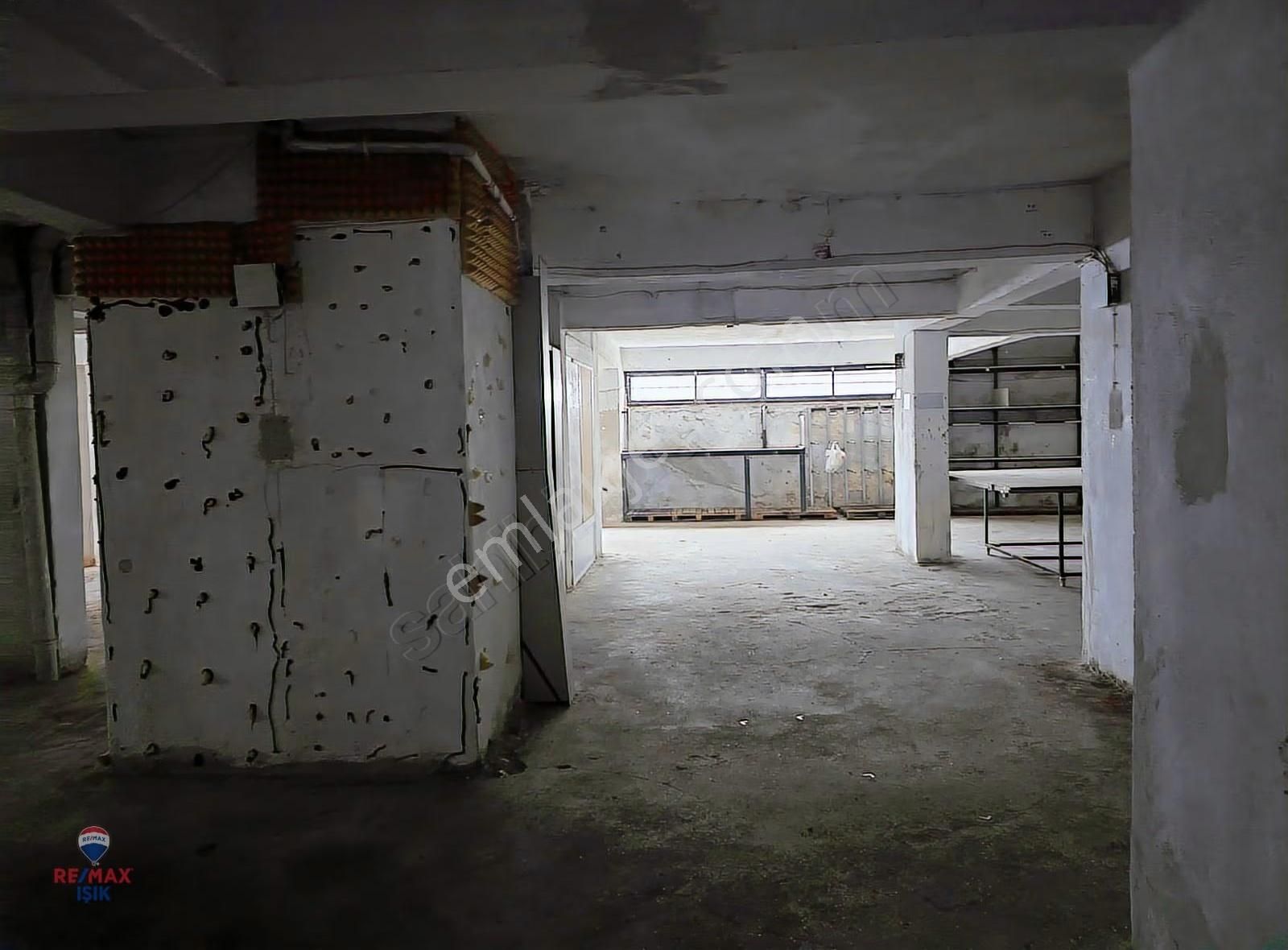 Sultanbeyli De 300m2 Tek Parça Zemin Çok Amaçlı - Görsel 14
