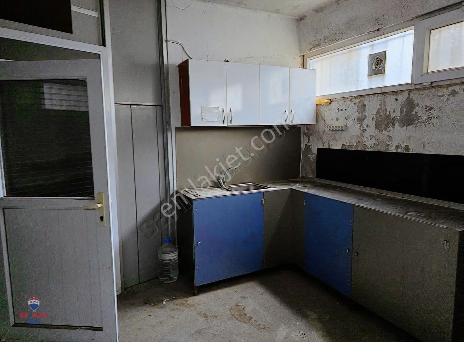 Sultanbeyli De 300m2 Tek Parça Zemin Çok Amaçlı - Görsel 13