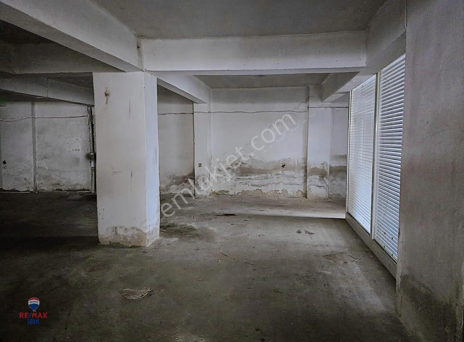Sultanbeyli De 300m2 Tek Parça Zemin Çok Amaçlı - Görsel 15