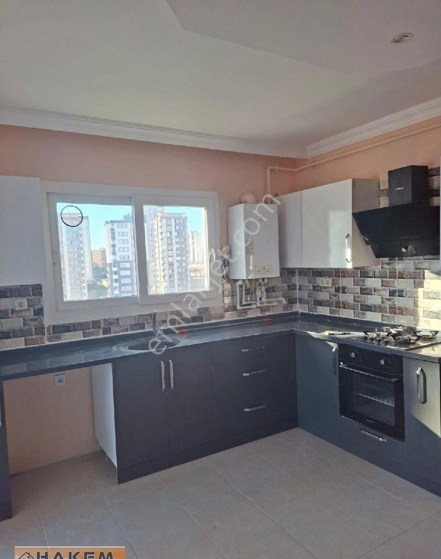 Hakem Emlak'tan Sarıçam Osmangazi'de📌2+1📌açık Mutfak📌iskânlı📌site İçerisinde📌ankastreli