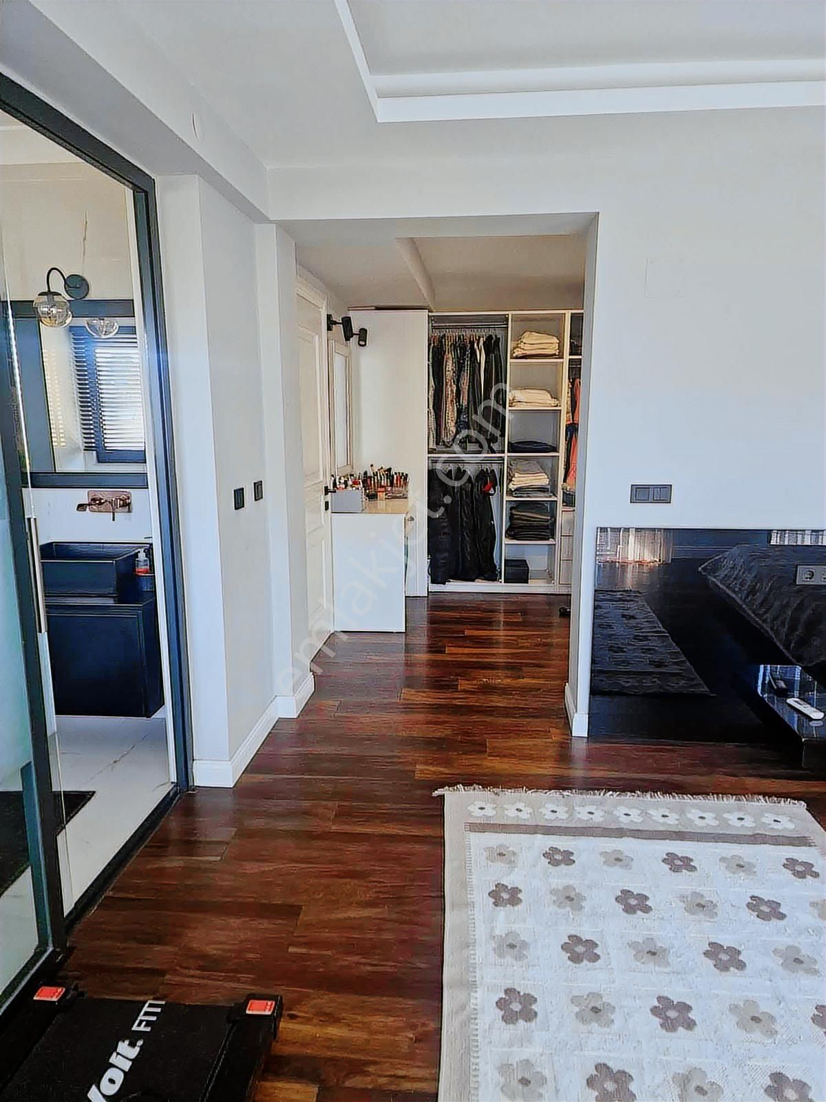 Fethiye Merkezde Mükemmel Konumlu Nitelikli Geniş Villa - Görsel 25