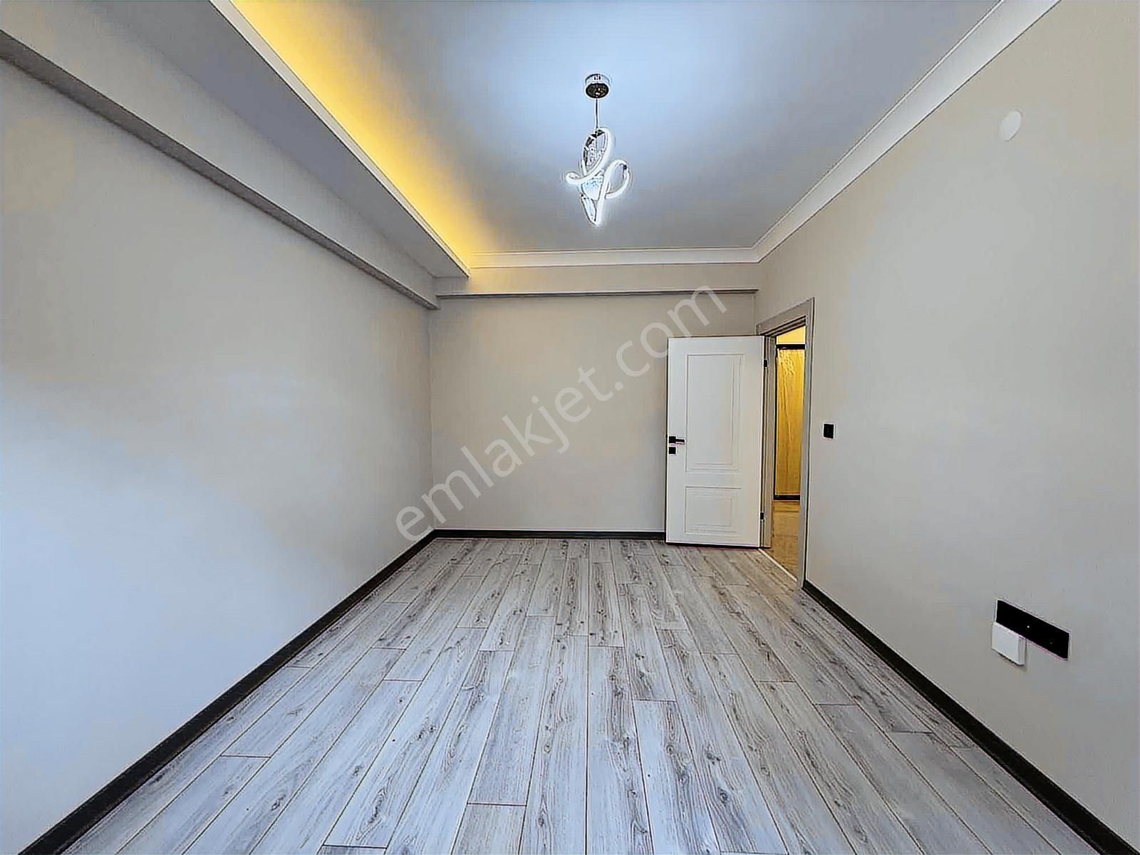 Keskinden Amerikan Mutfak 3+0 Cadde Arkası Sıfır Daire - Görsel 8