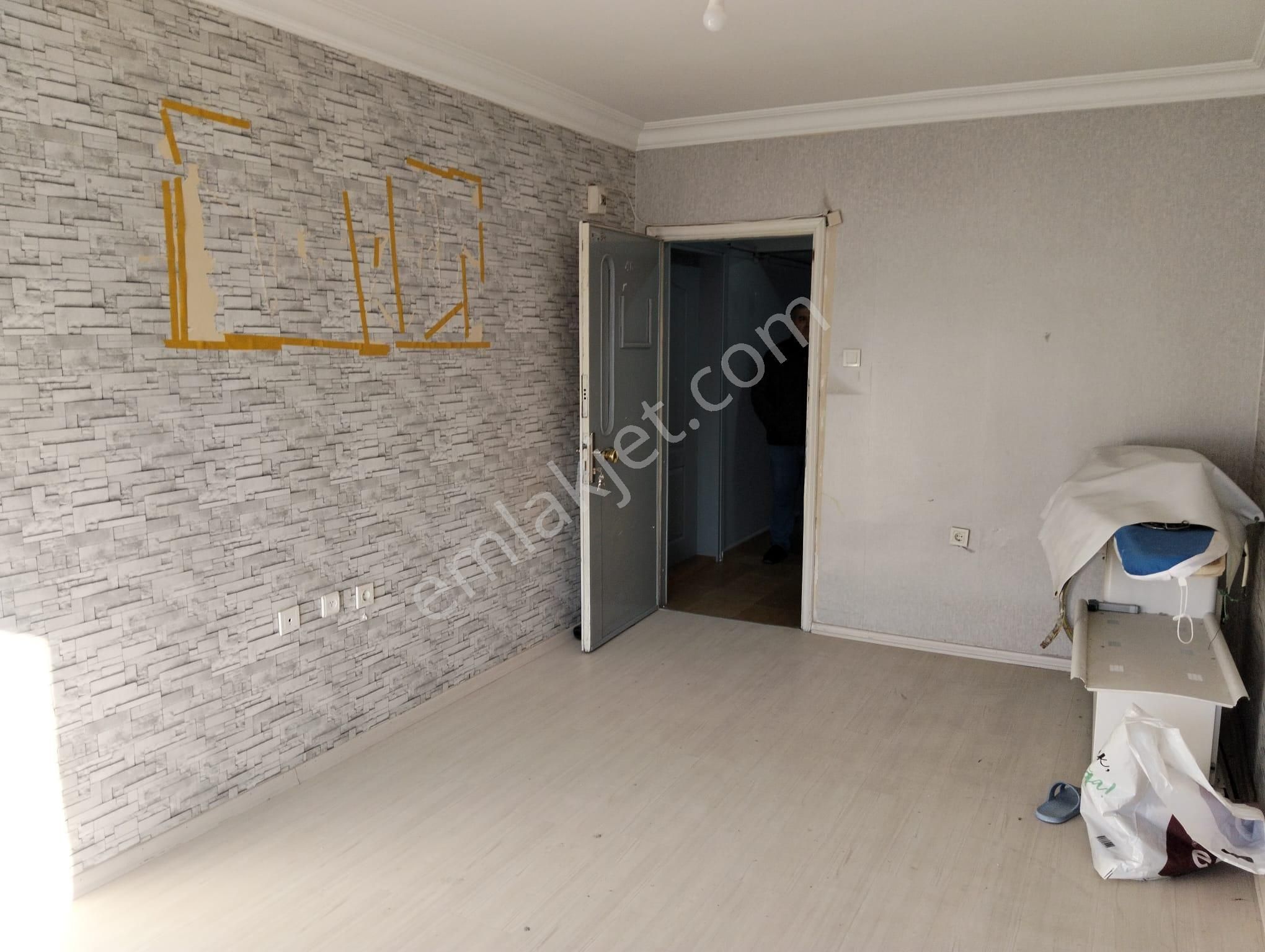 Şirinevler Meydanda 4 Adet Ofislerimiz Kiralıktır -1 Tanesi 40 M2 -fiyat 40000tldir - Görsel 17