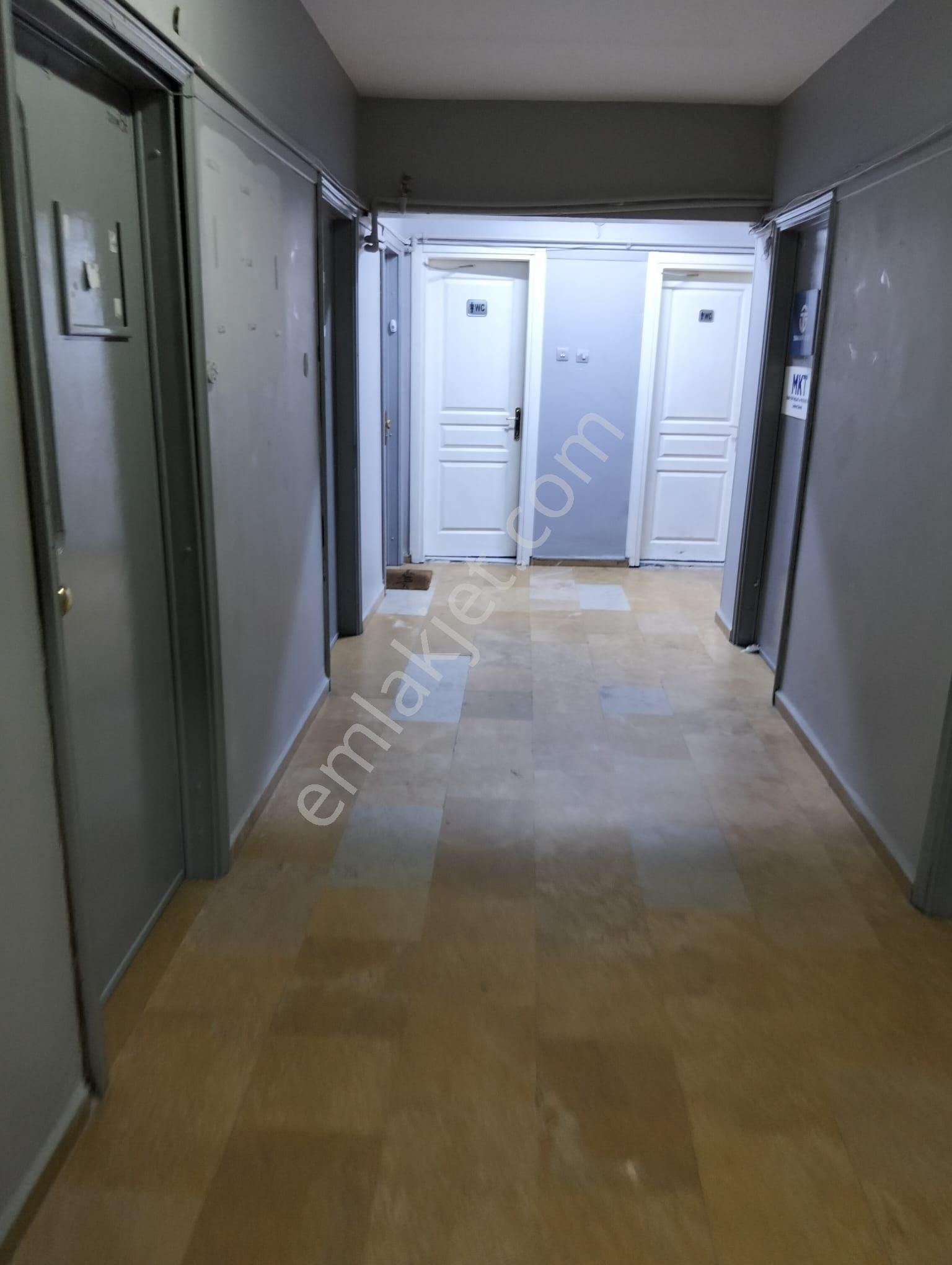 Şirinevler Meydanda 4 Adet Ofislerimiz Kiralıktır -1 Tanesi 40 M2 -fiyat 40000tldir - Görsel 8