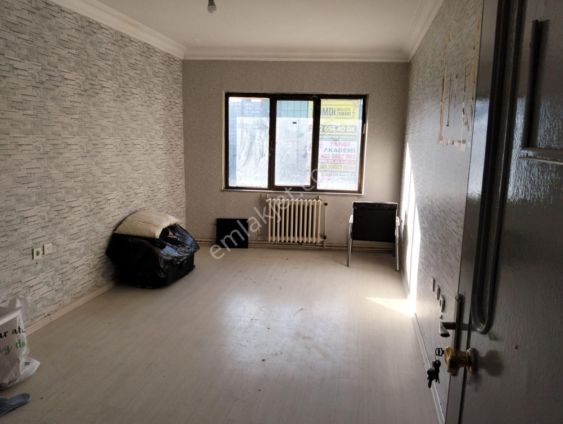 Şirinevler Meydanda 4 Adet Ofislerimiz Kiralıktır -1 Tanesi 40 M2 -fiyat 40000tldir - Görsel 18