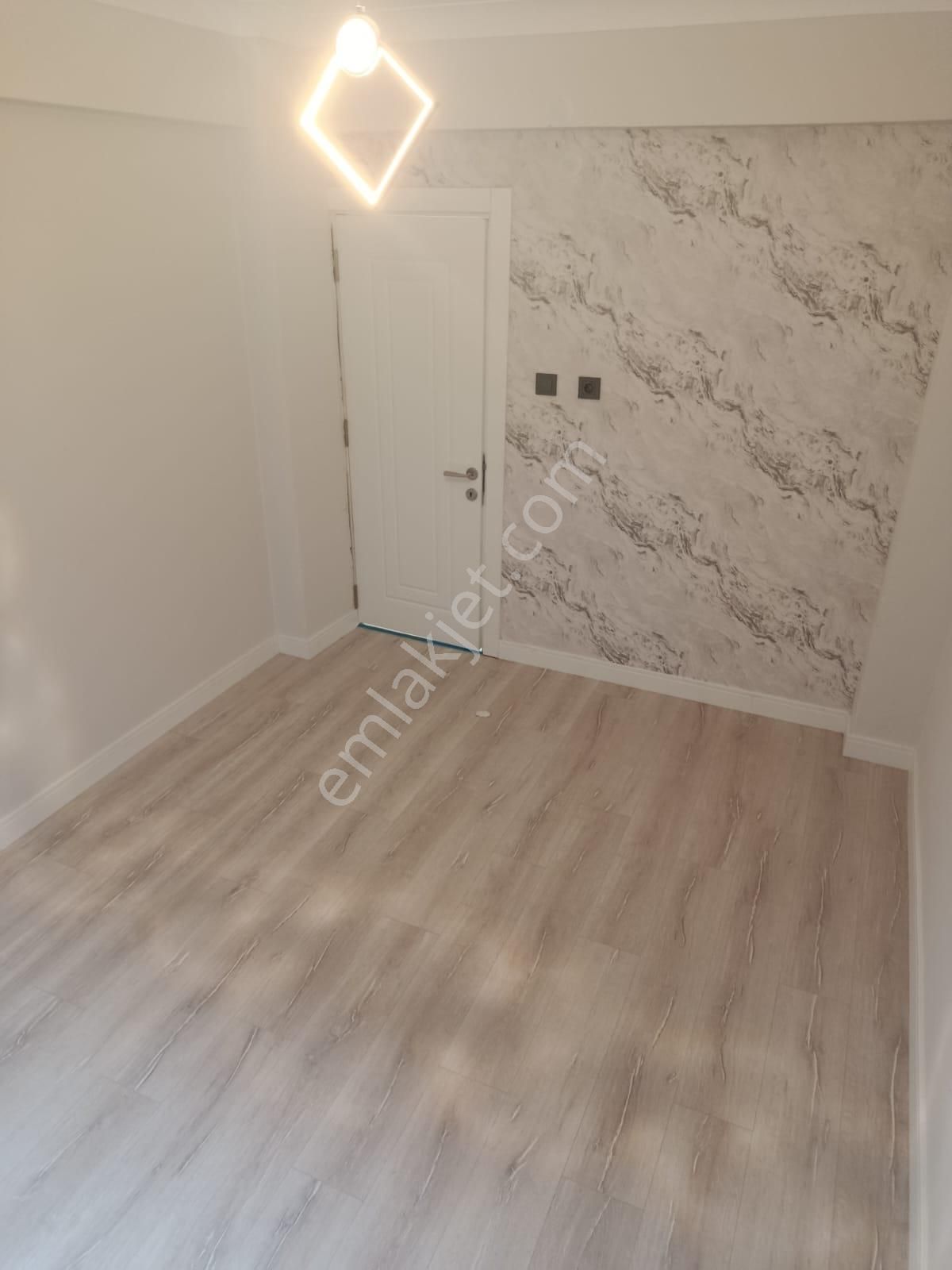 Akçay Doruk Gayrimenkul'den Denize Yakın Cadde Üzeri Daire - Görsel 12