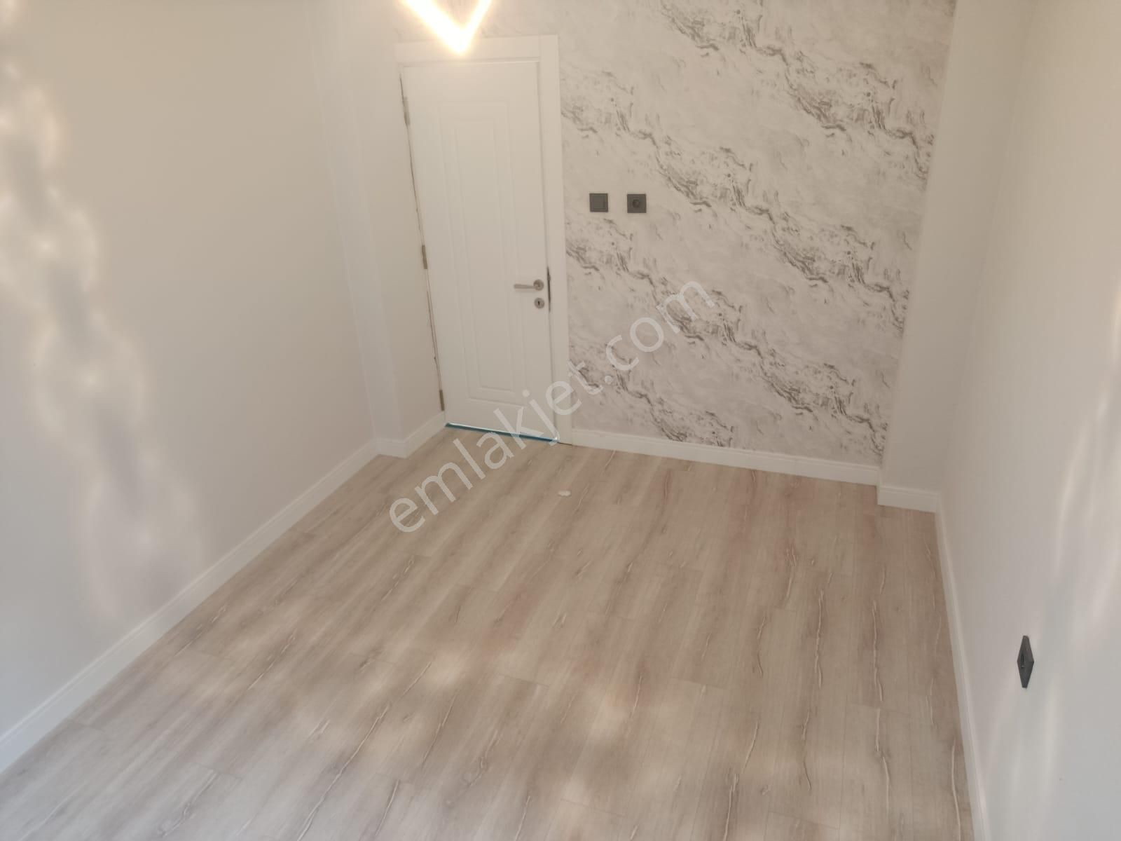 Akçay Doruk Gayrimenkul'den Denize Yakın Cadde Üzeri Daire - Görsel 11