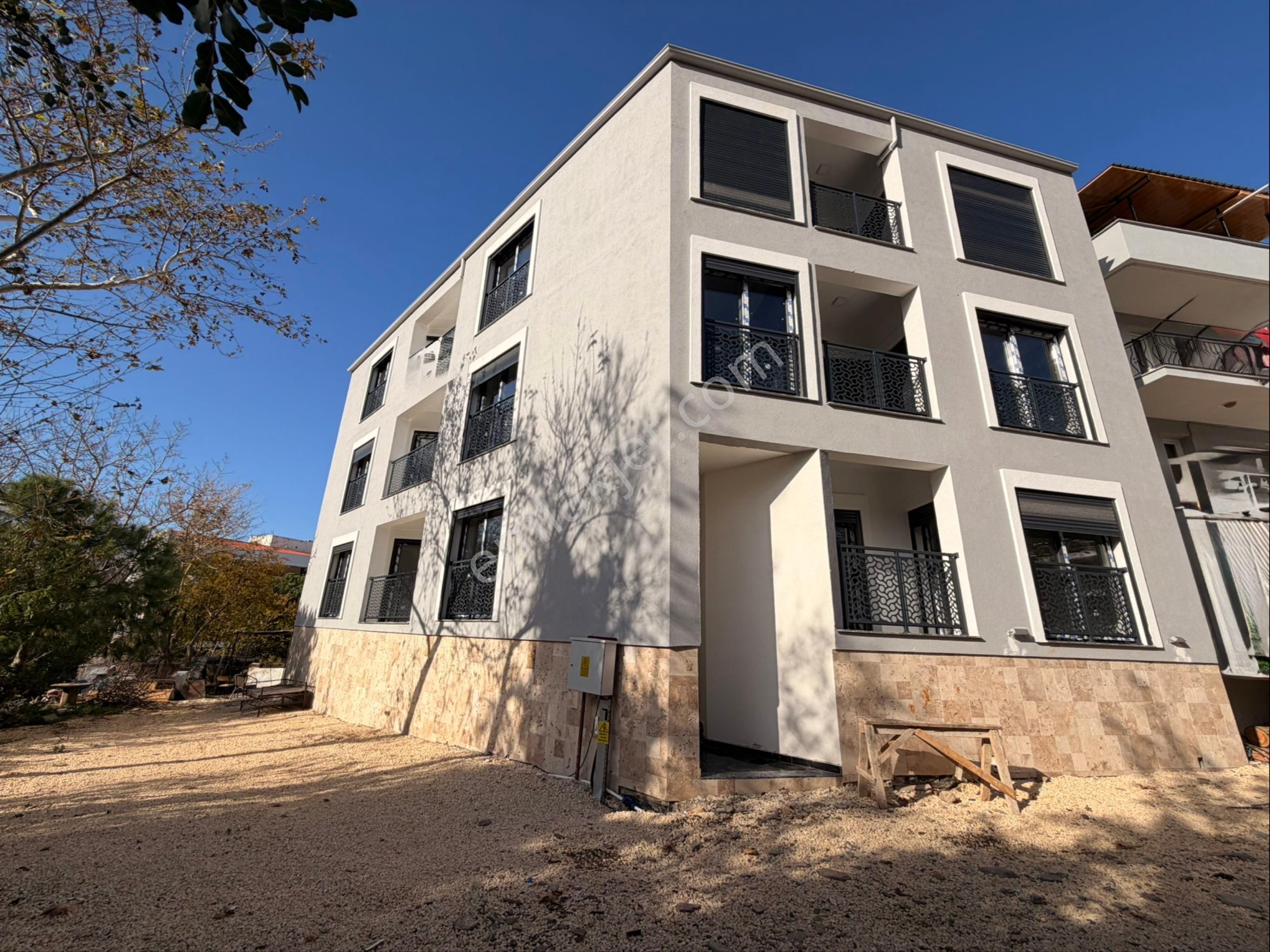 Kuşadası Güzelçamlı’da Oturuma Hazır Satılık 1+1 Daire - Görsel 41