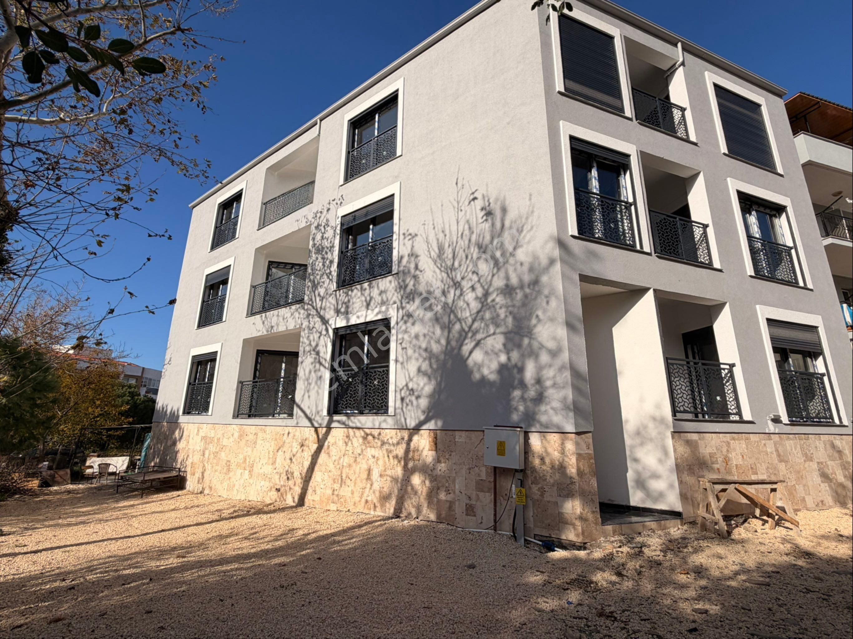 Kuşadası Güzelçamlı’da Oturuma Hazır Satılık 1+1 Daire - Görsel 40