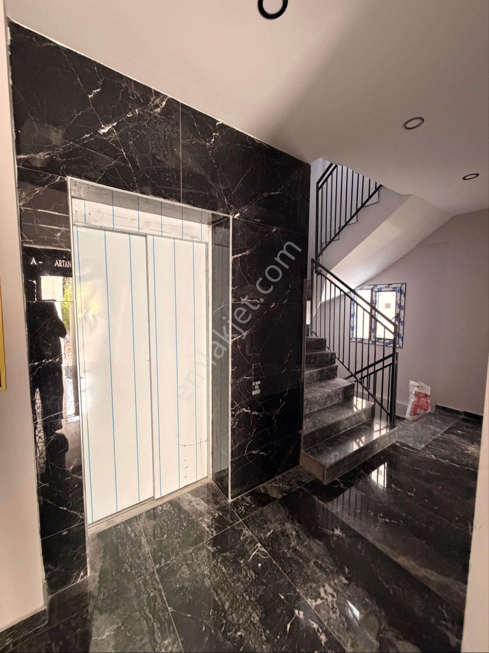 Kuşadası Güzelçamlı’da Oturuma Hazır Satılık 1+1 Daire - Görsel 39